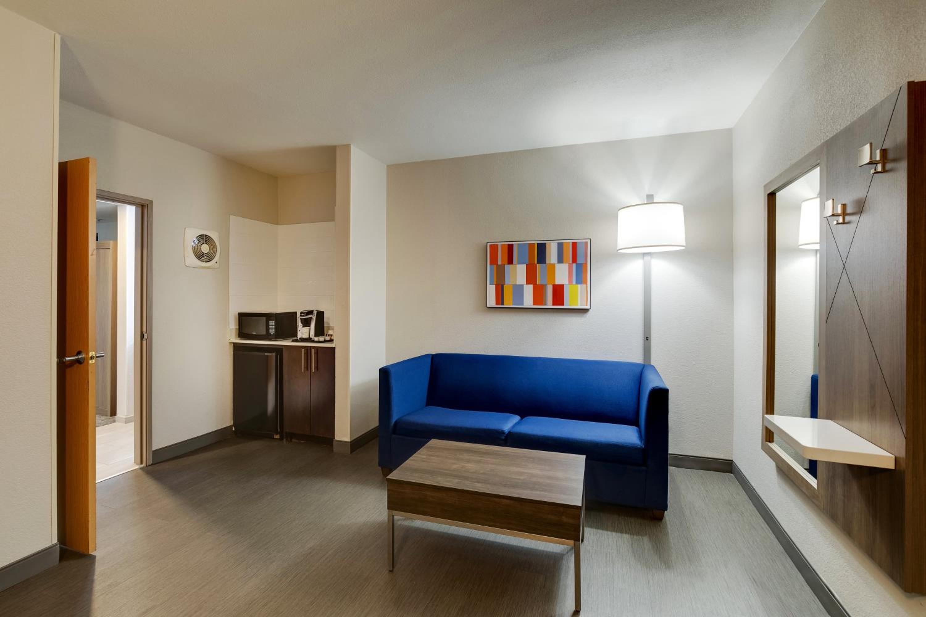 One-Bedroom King Suite - Photo 1