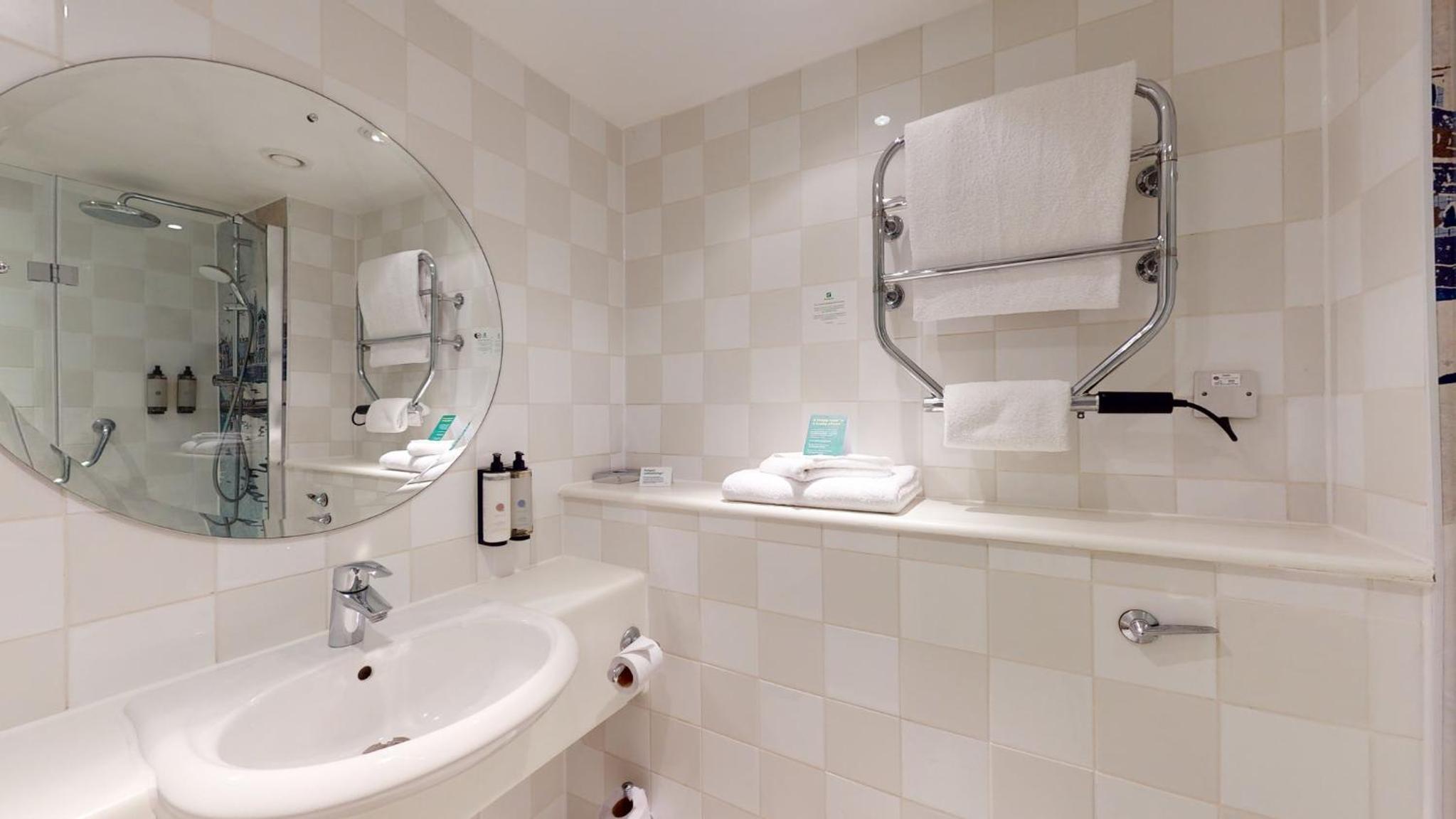 Superior King Room - Photo 4