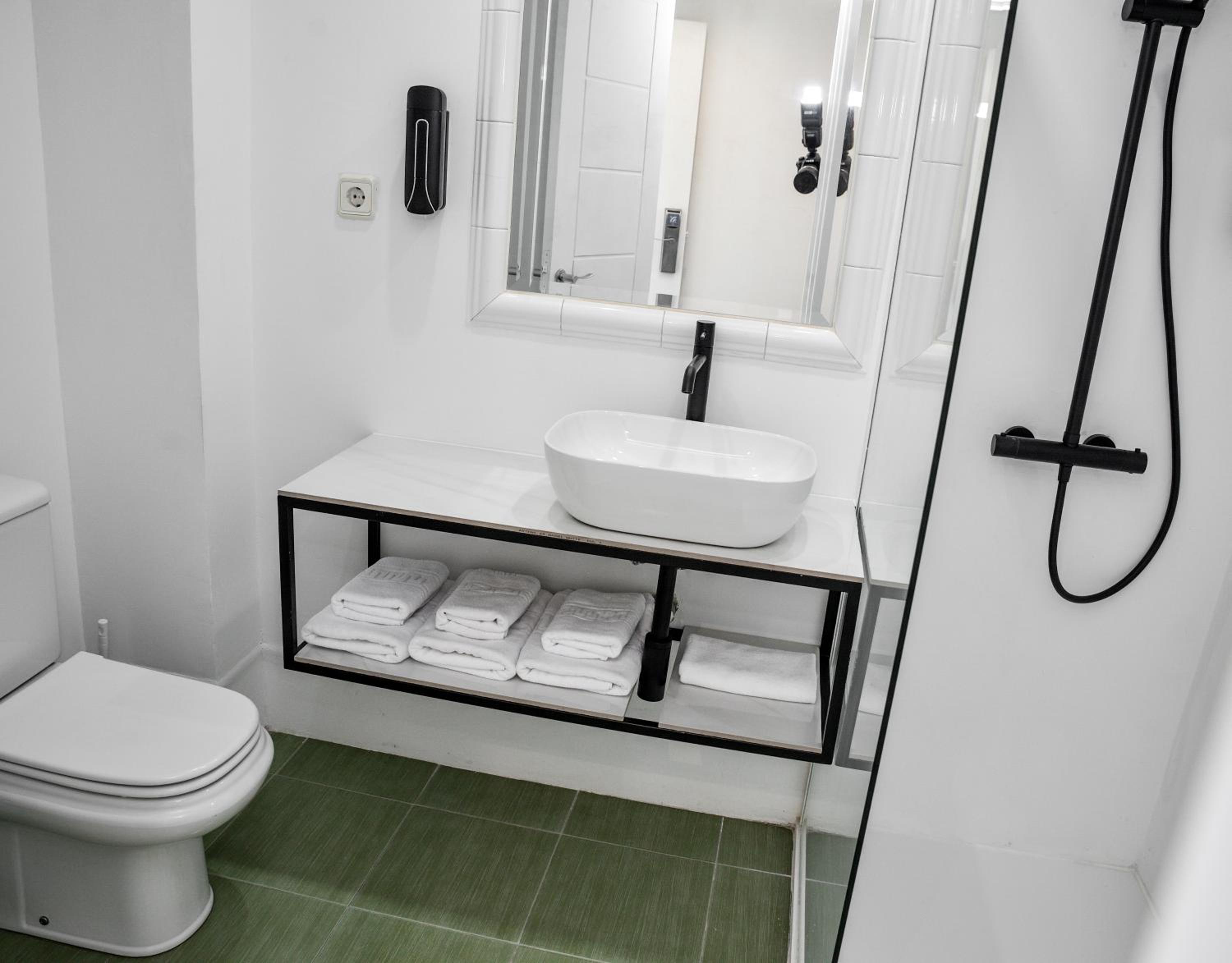 Single Room photo 2