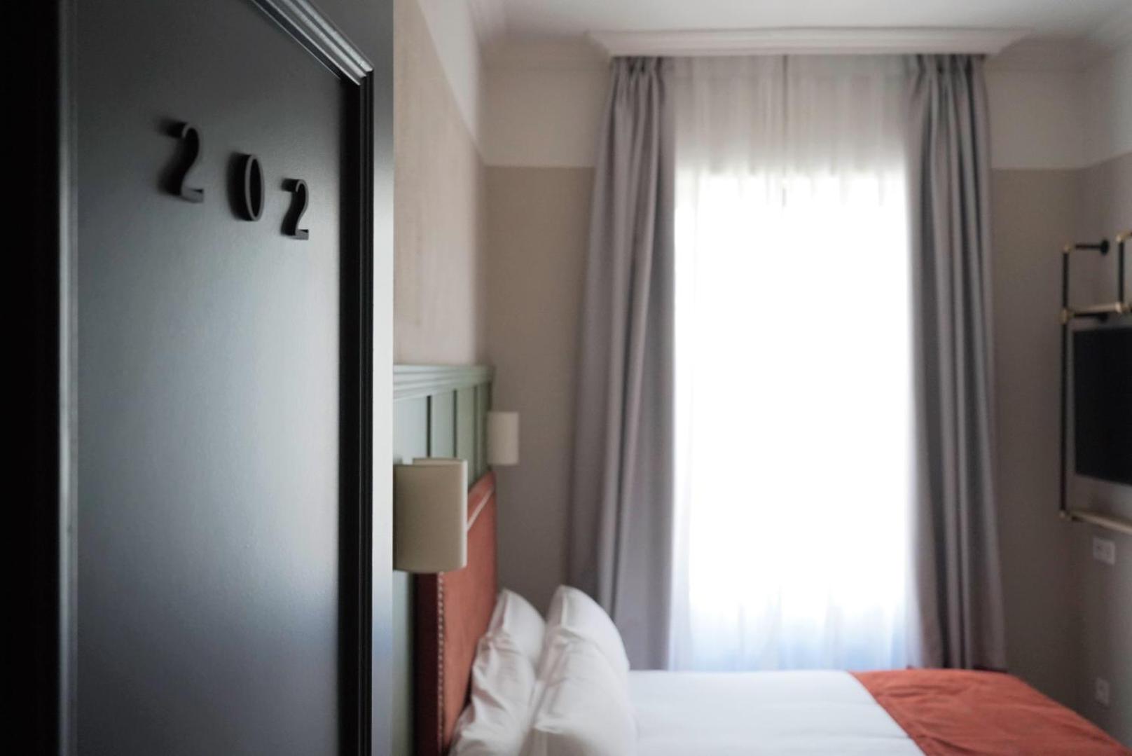 Double Room - Photo 3