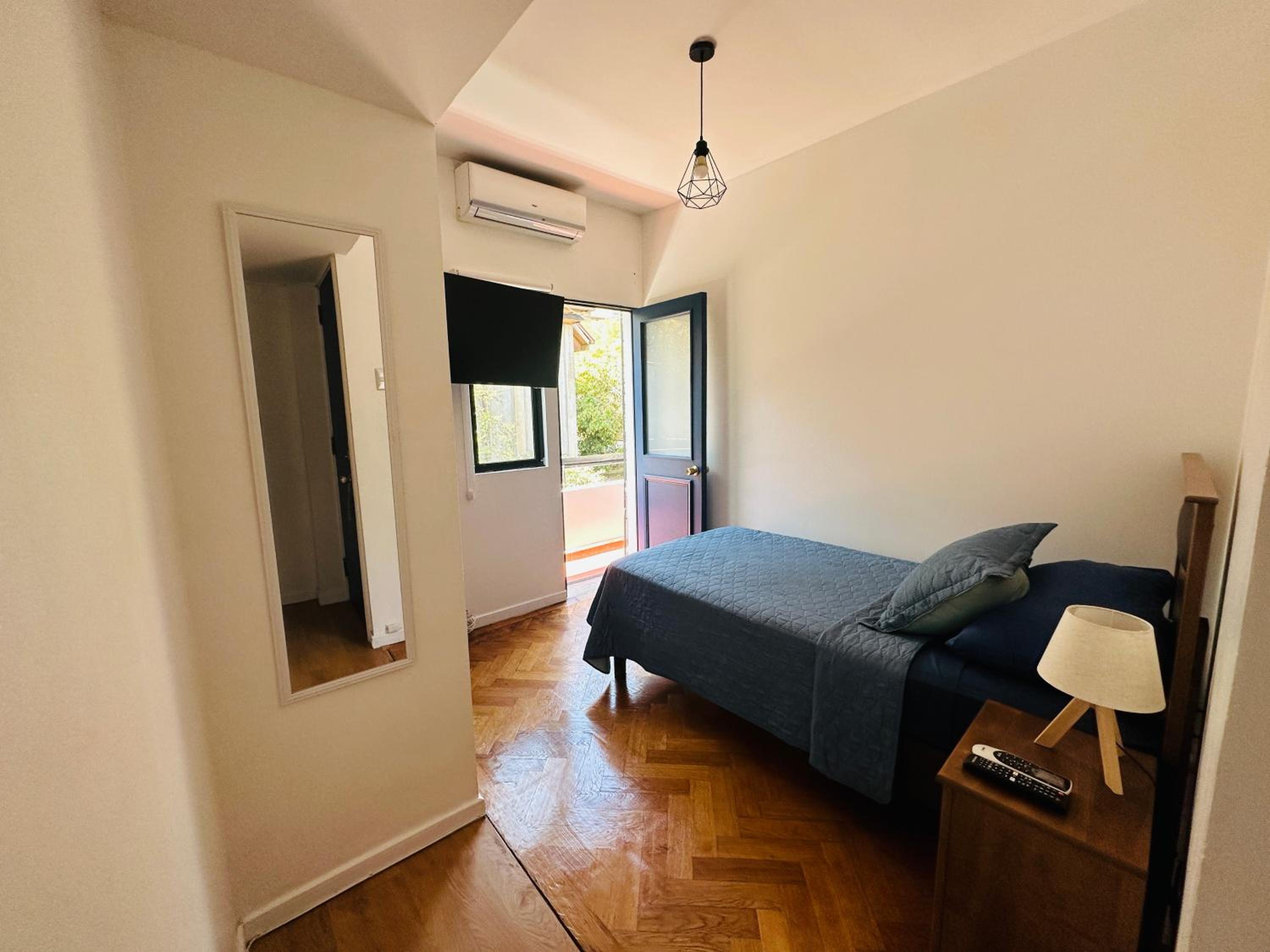 Single Room with Private Bathroom photo 2