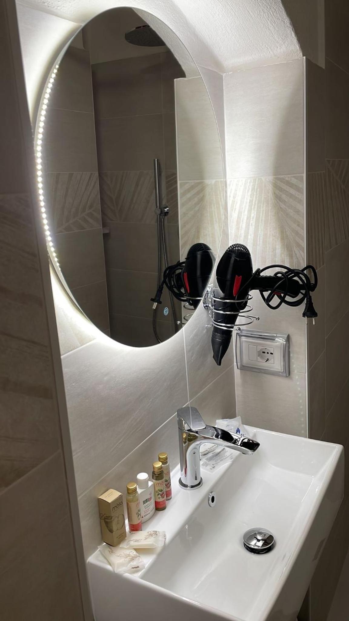 Triple Room - Photo 29