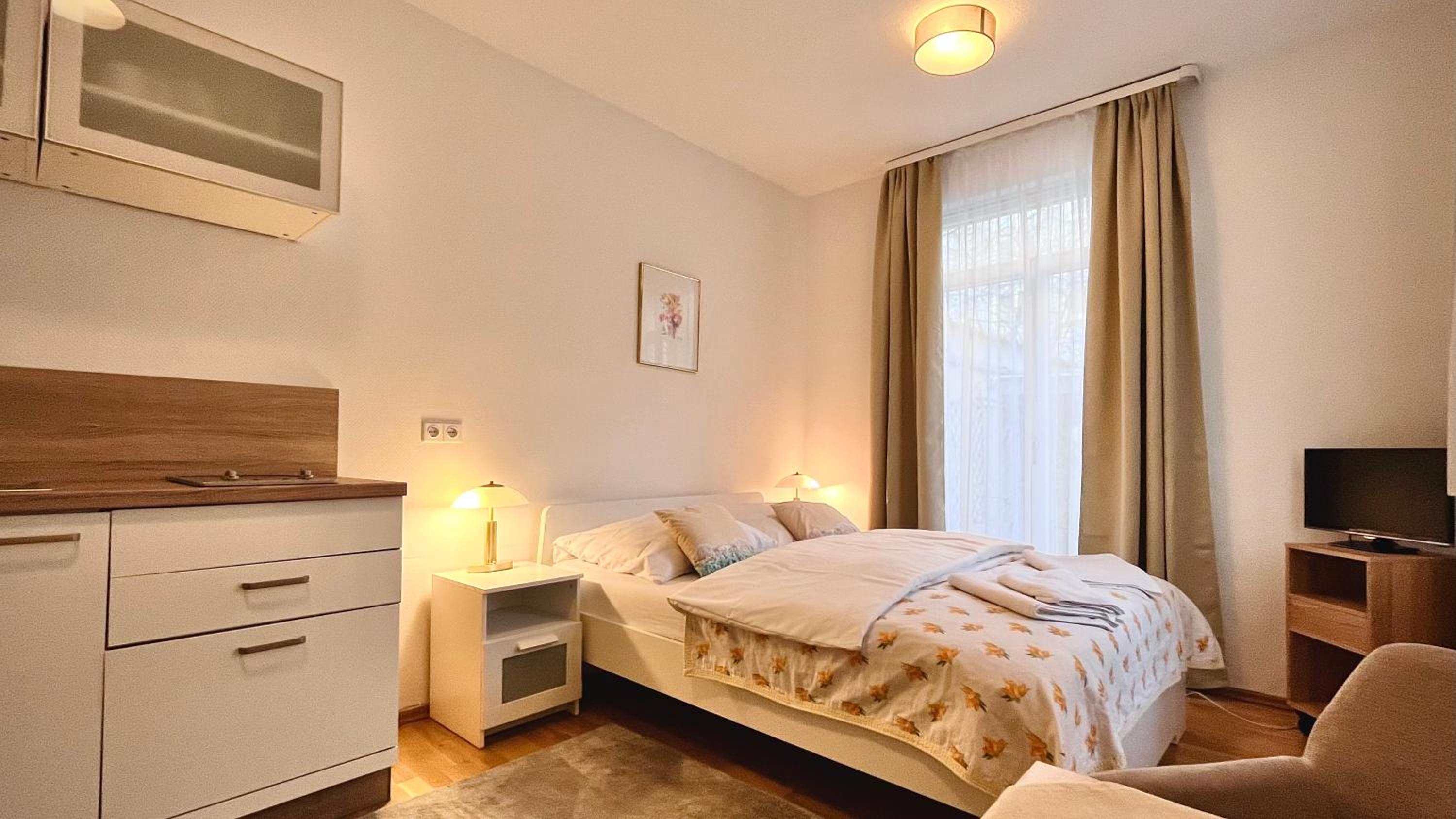 Double Room with Shower photo 3