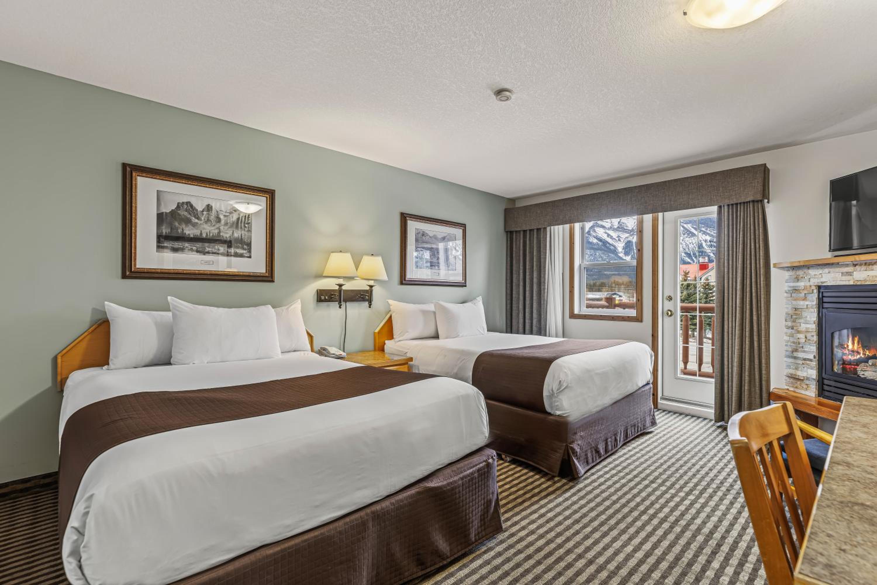 Deluxe Queen Room