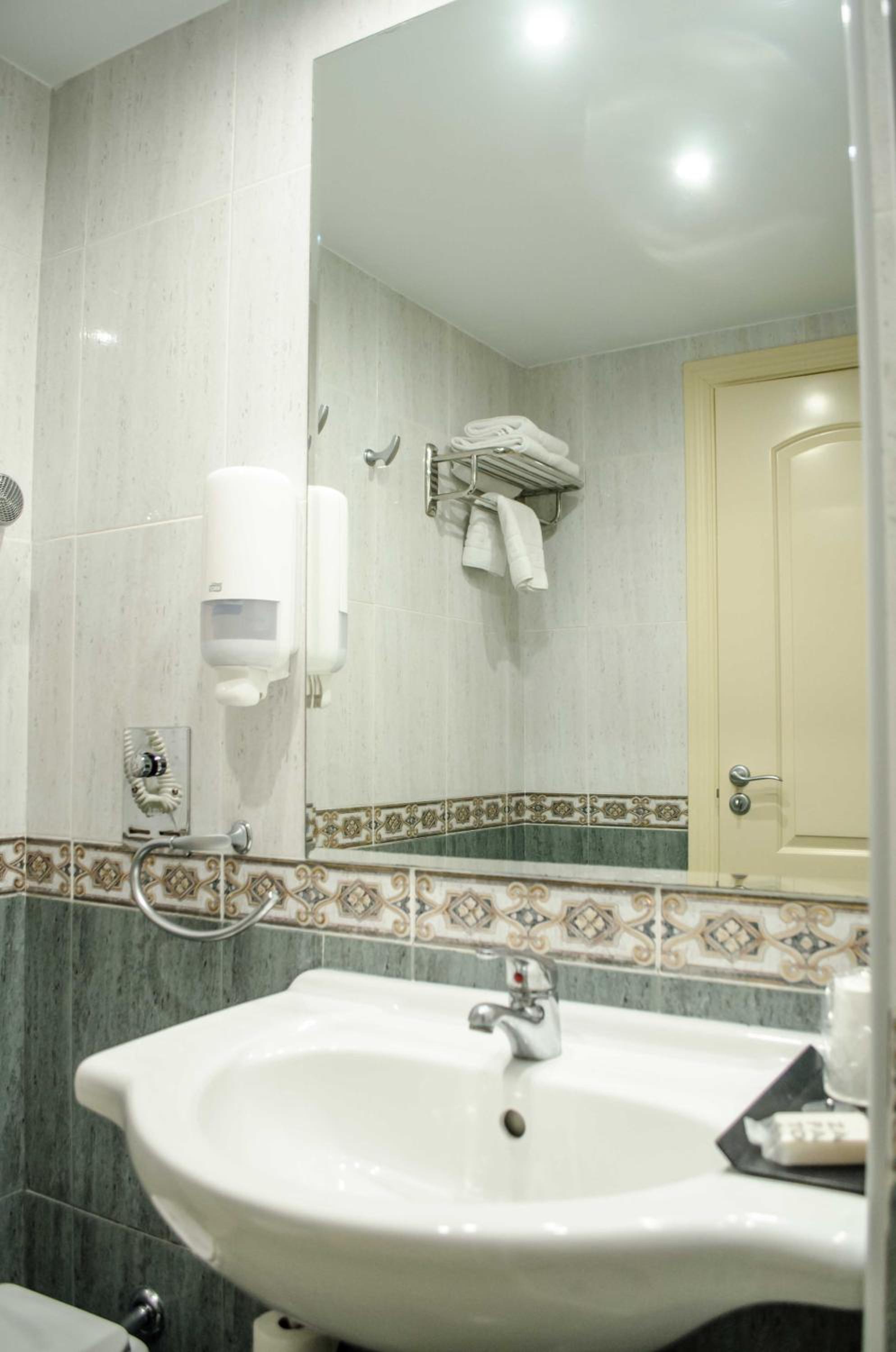 Single Room photo 3
