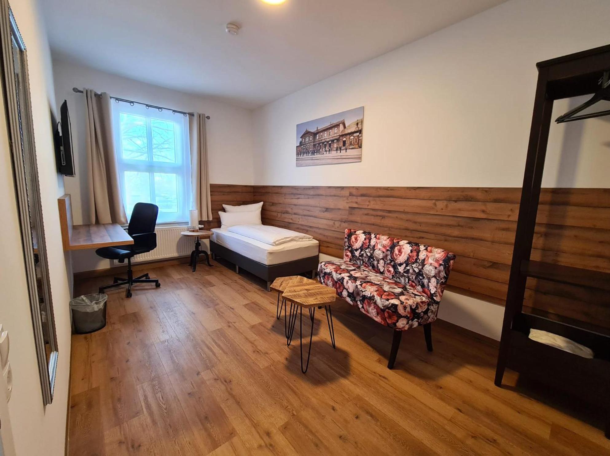 Single Room with Private External Bathroom