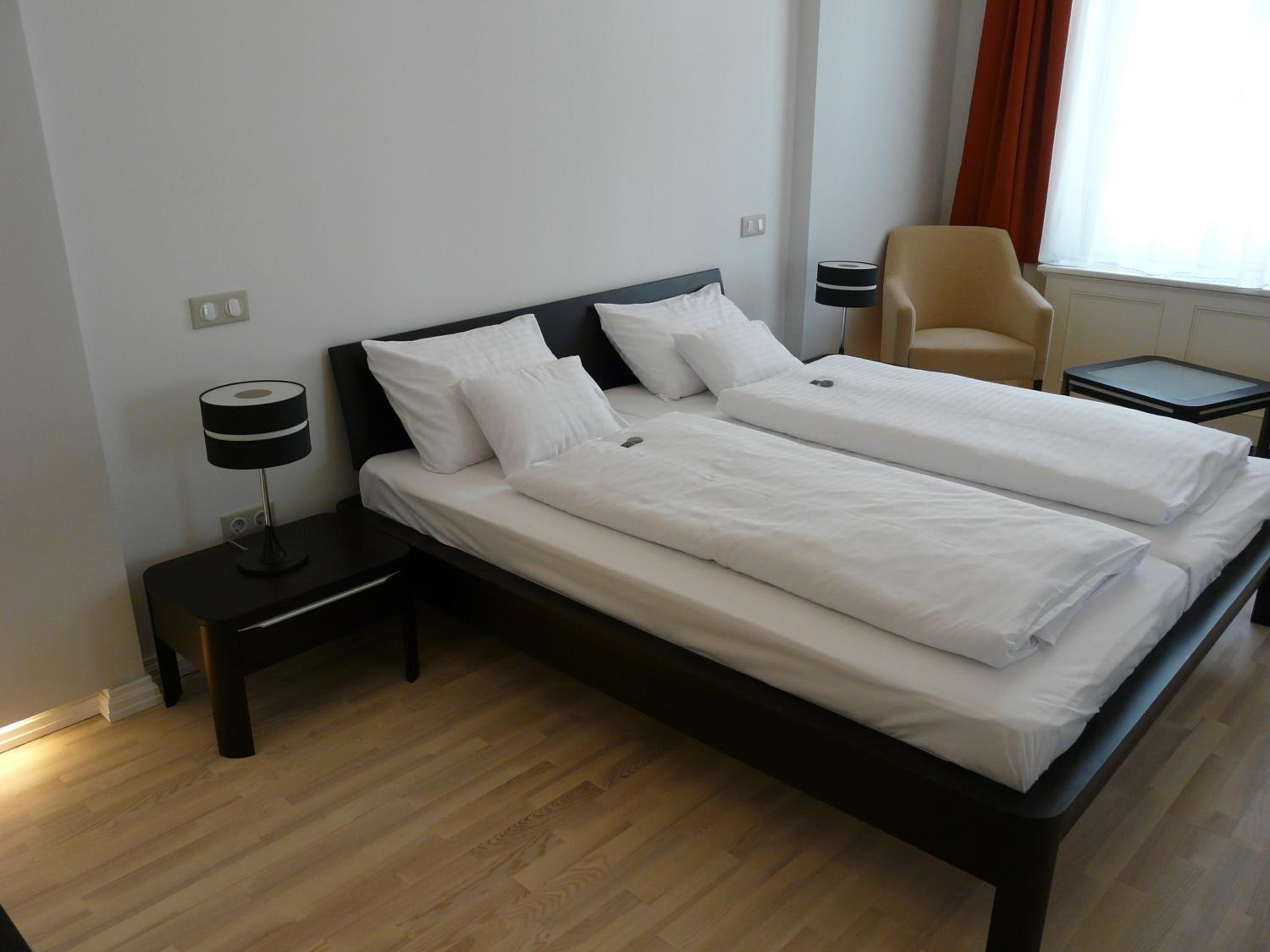 Deluxe Suite - Photo 6