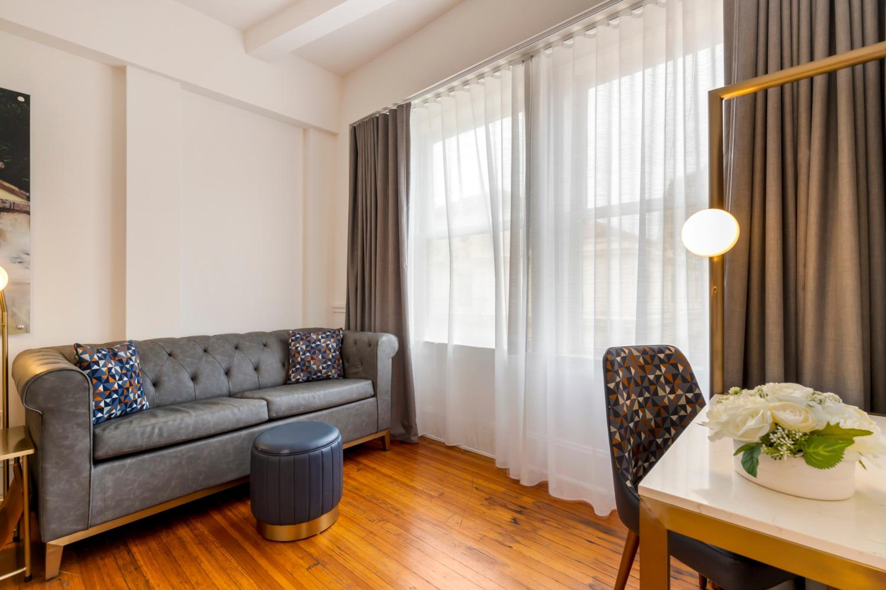 One-Bedroom King Suite with Sofa Bed - Photo 4