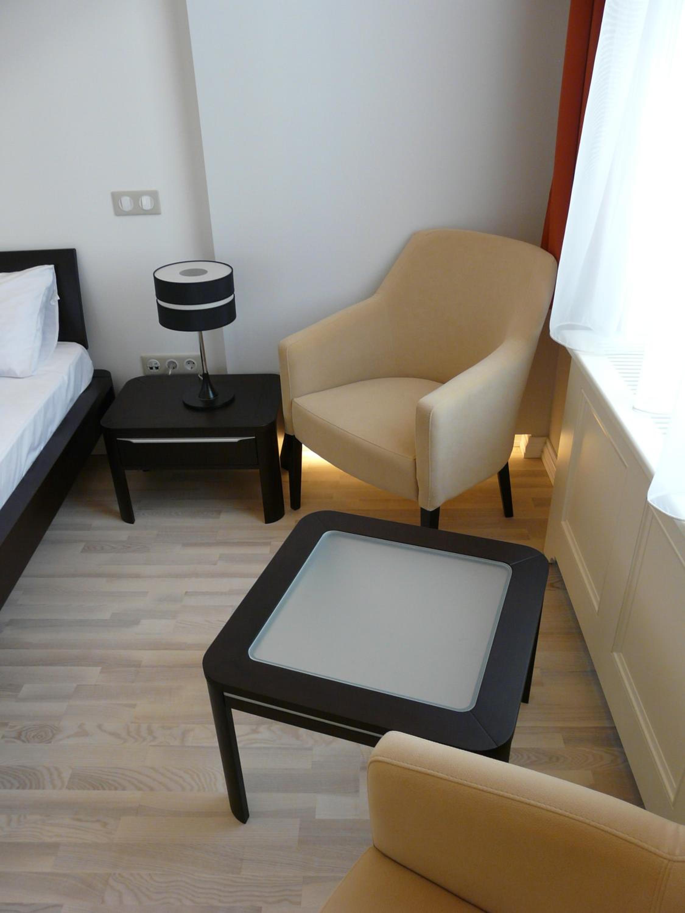 Deluxe Suite - Photo 7