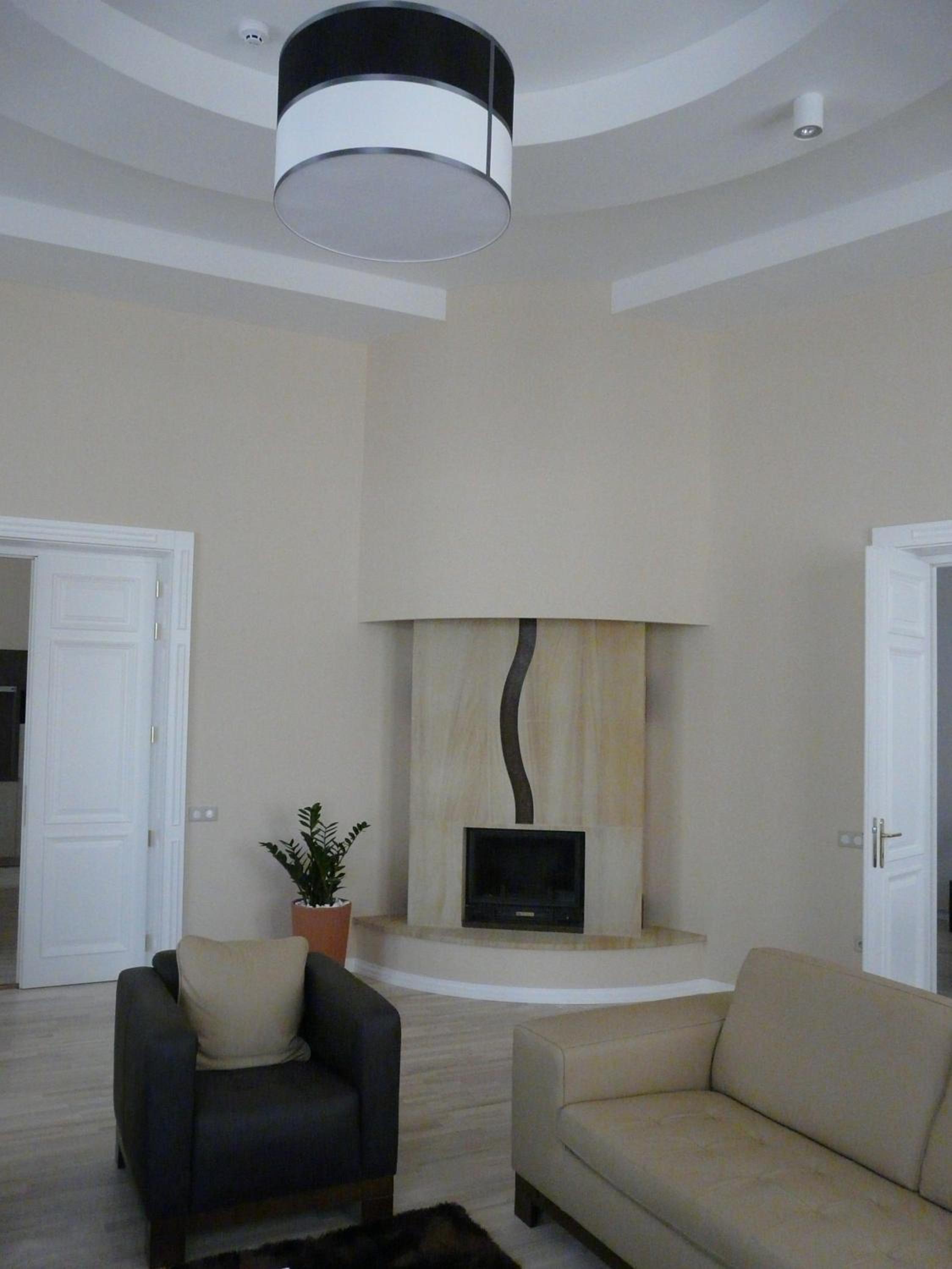 Deluxe Suite - Photo 23