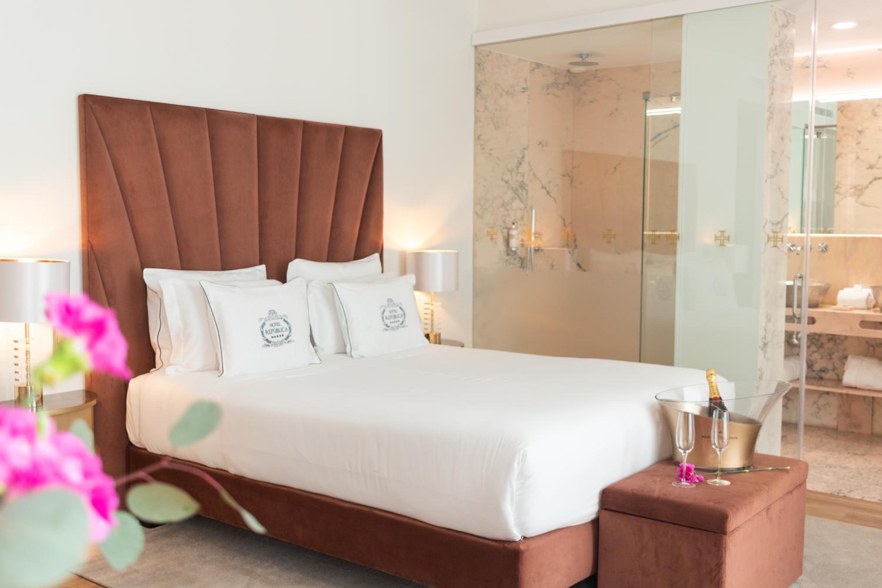 Deluxe Double Room - Photo 2