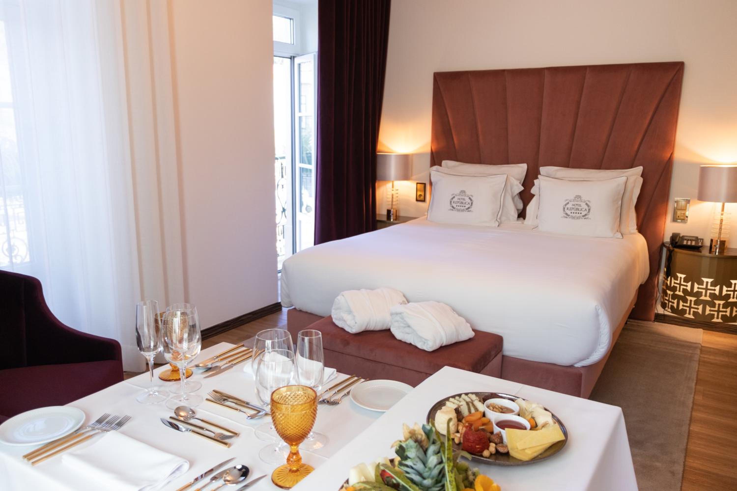 Deluxe Suite - Photo 3
