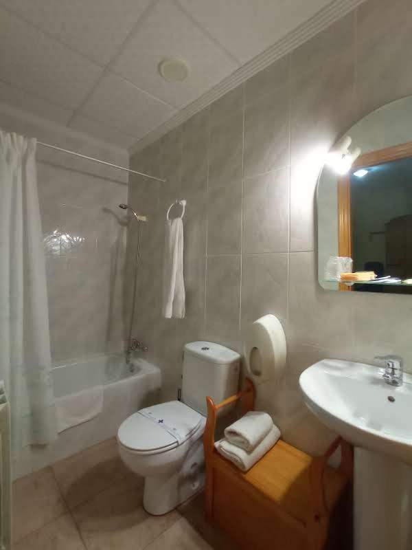 Twin Room with Mountain View photo 2