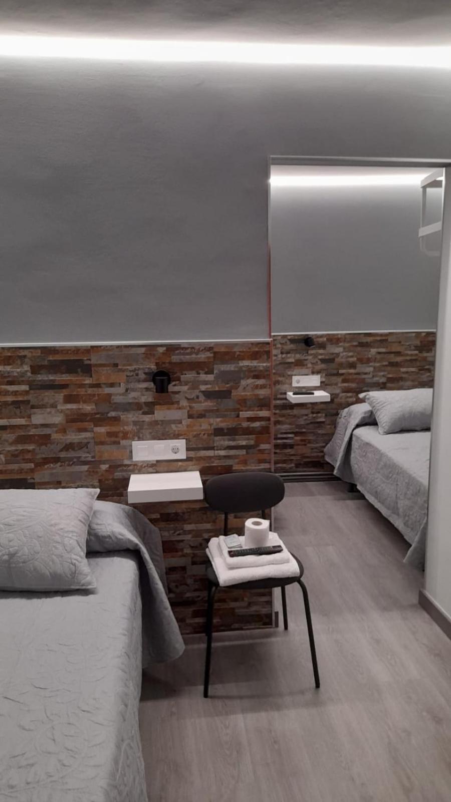 Triple Room with Private Bathroom - Photo 4