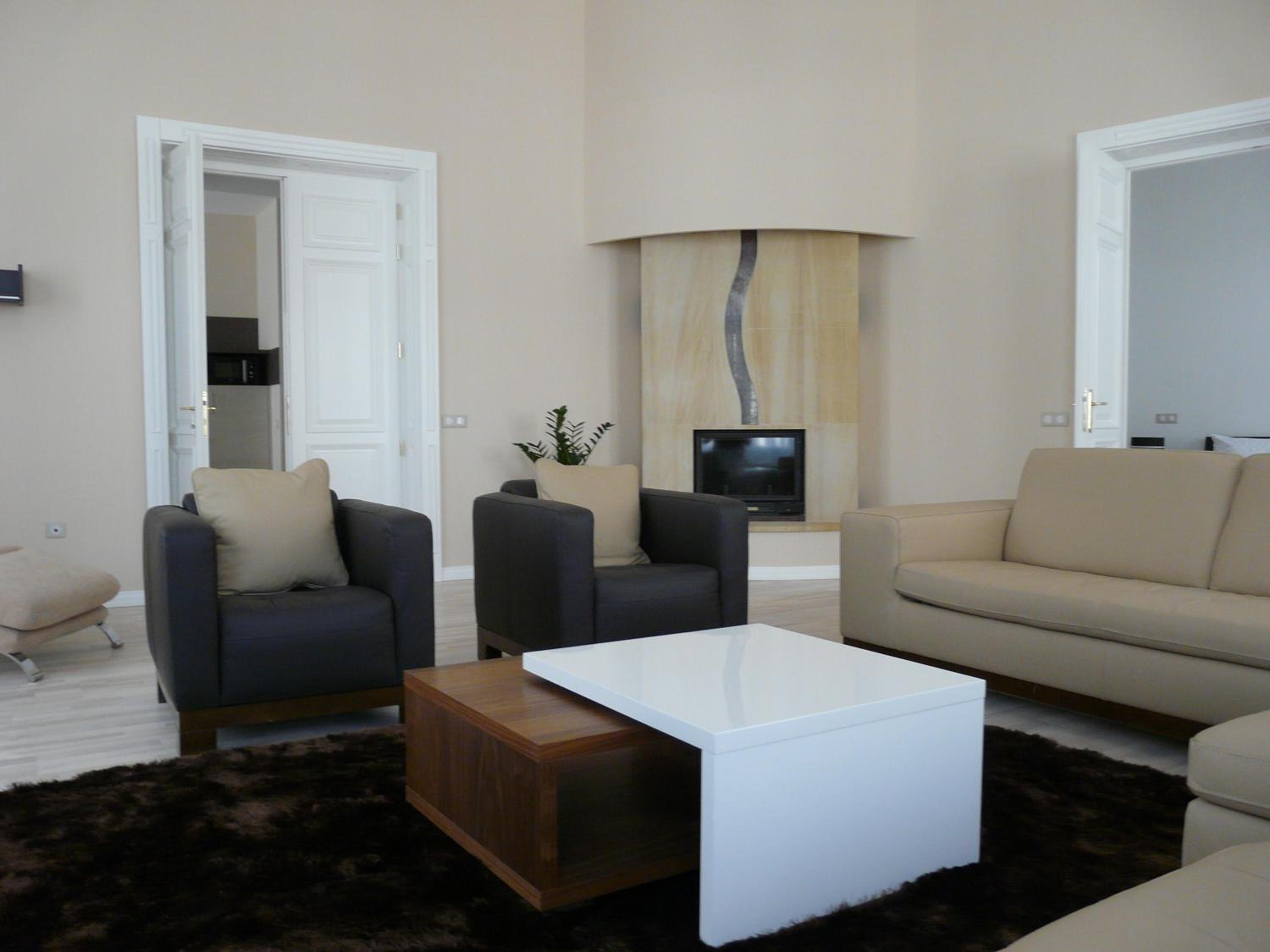 Deluxe Suite - Photo 24