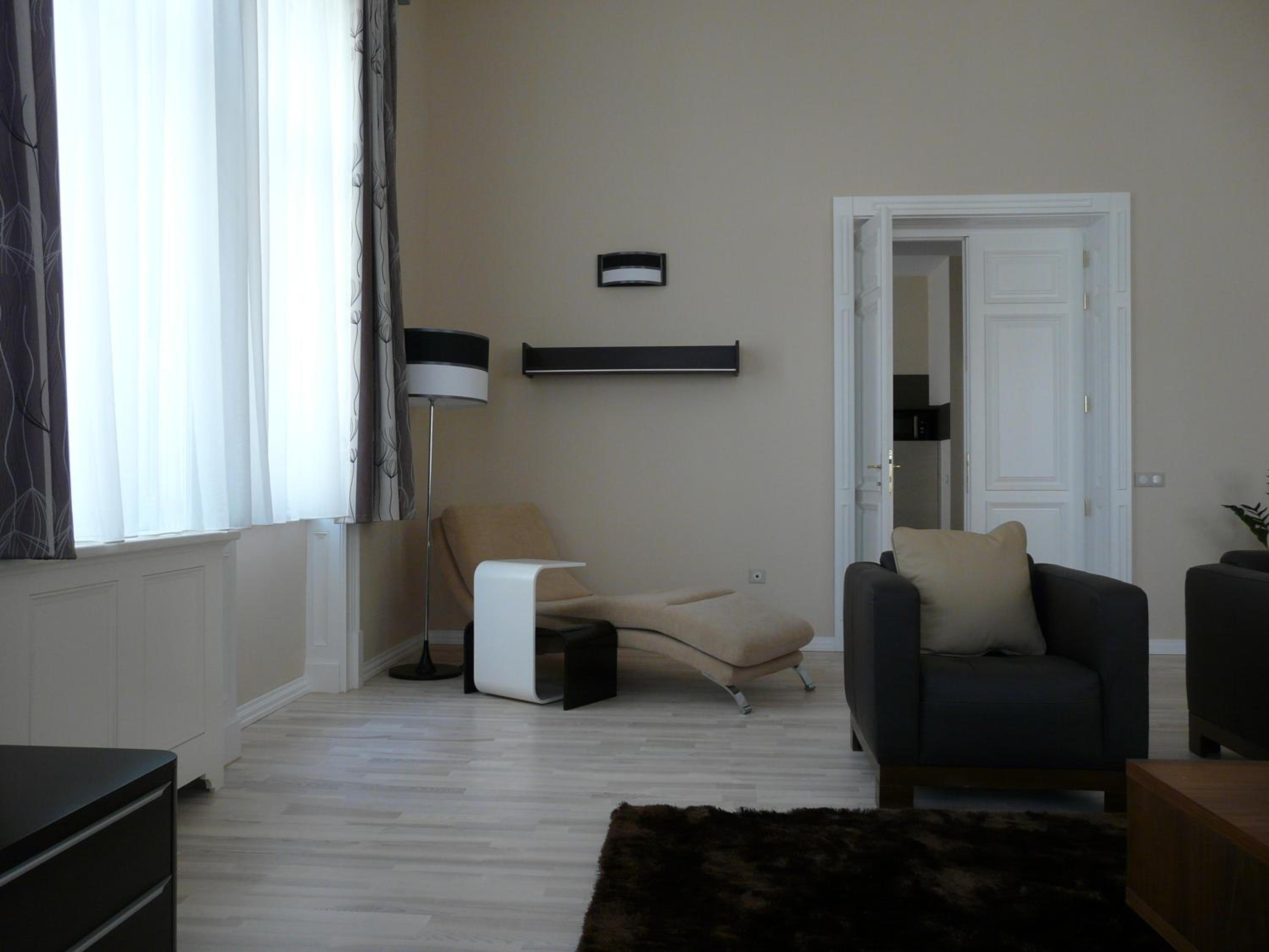 Deluxe Suite - Photo 5