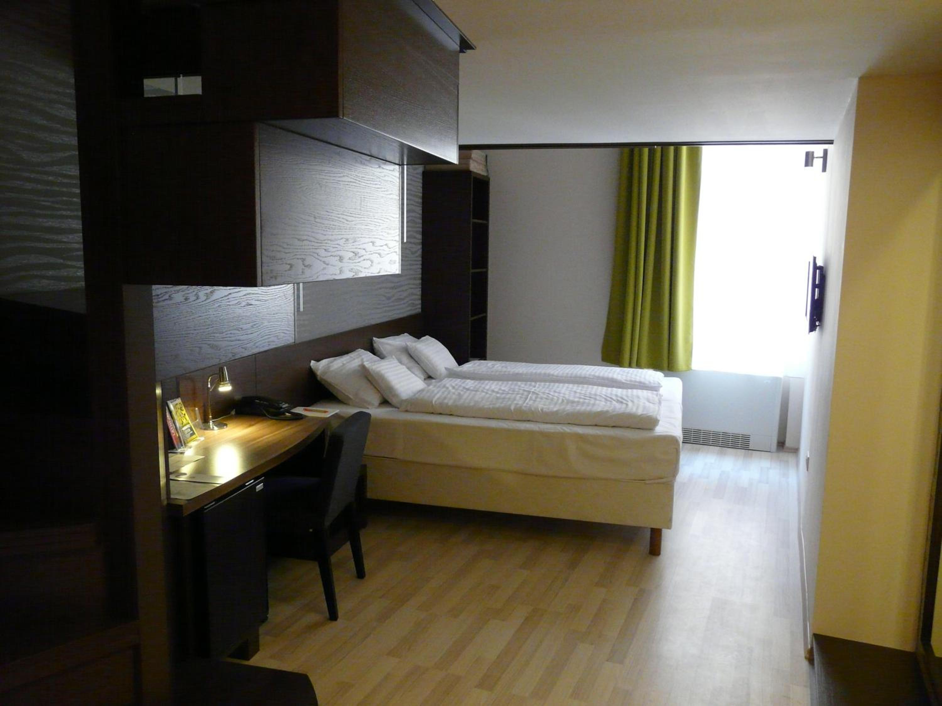 Standard Quadruple Room - Photo 11