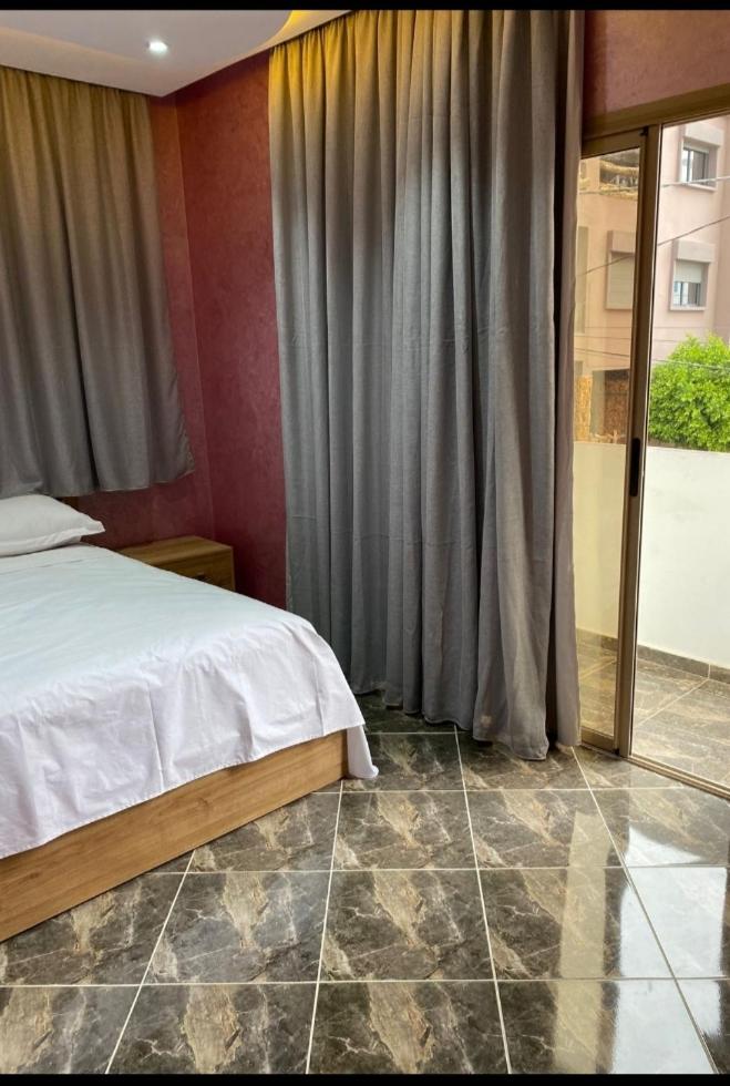 One-Bedroom Apartment with Balcony and Sea View photo 2