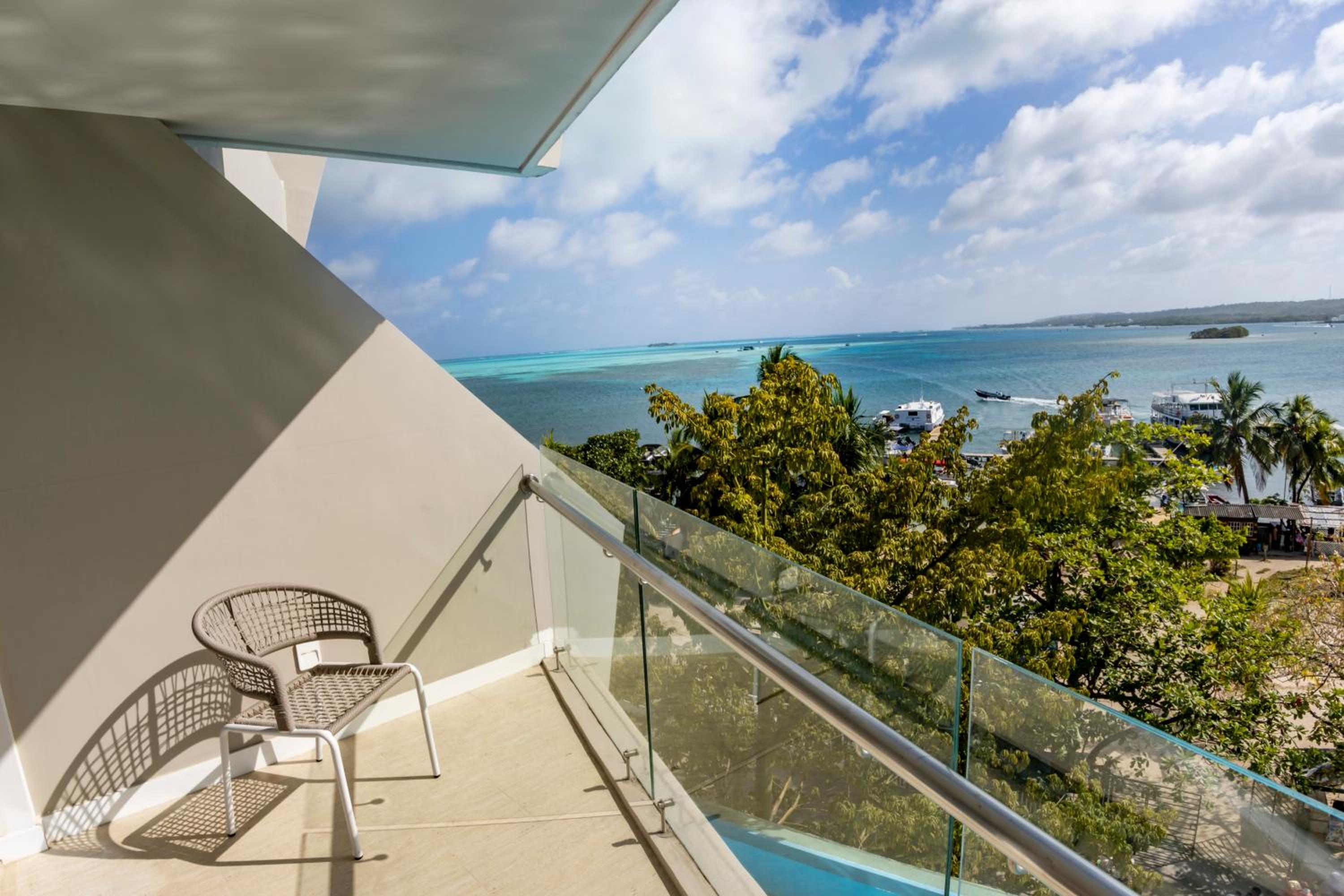 Standard Twin Room with Sea View photo 2