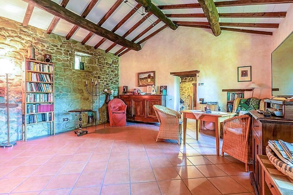 Three-Bedroom House photo 3