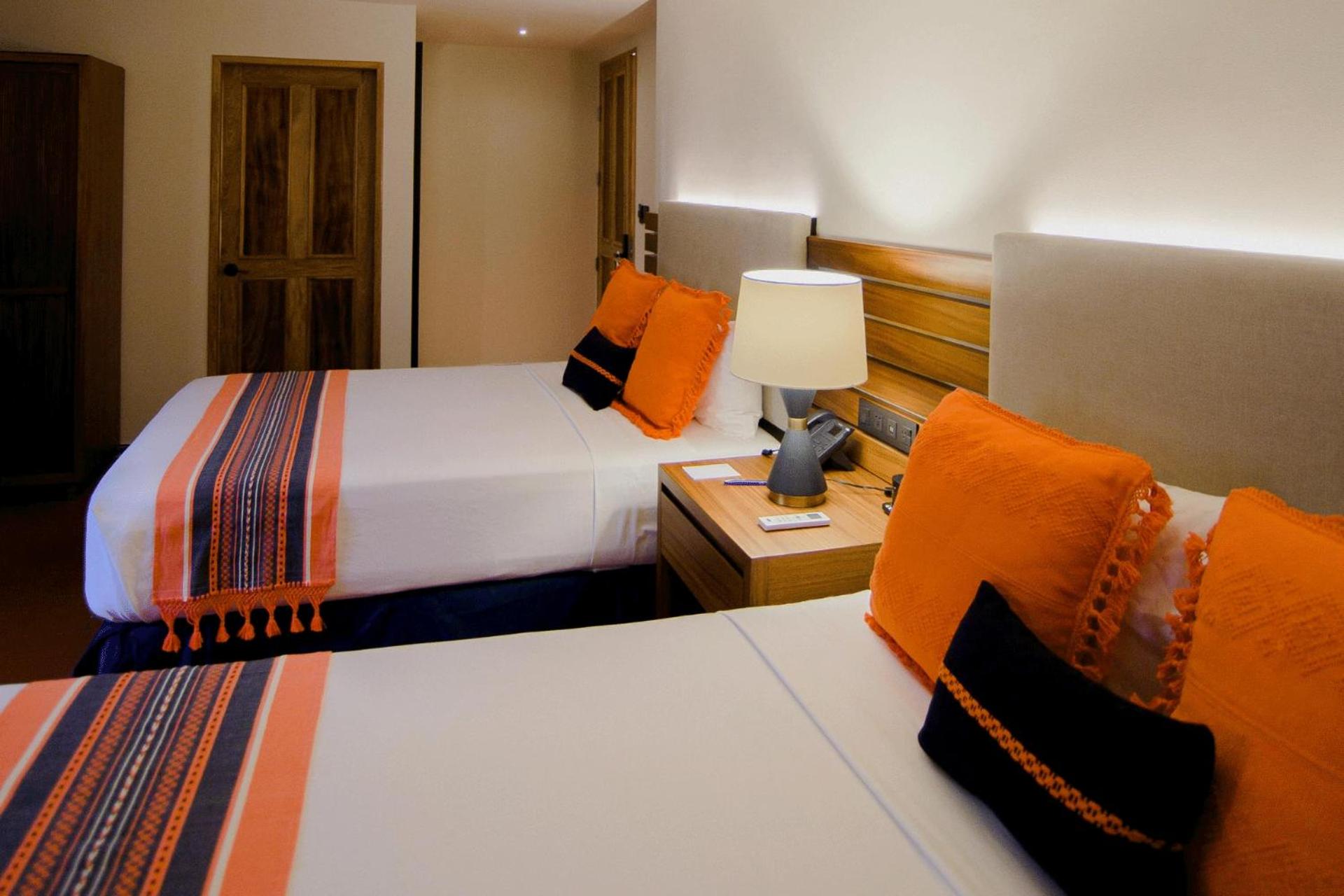 Standard Twin Room - Photo 4