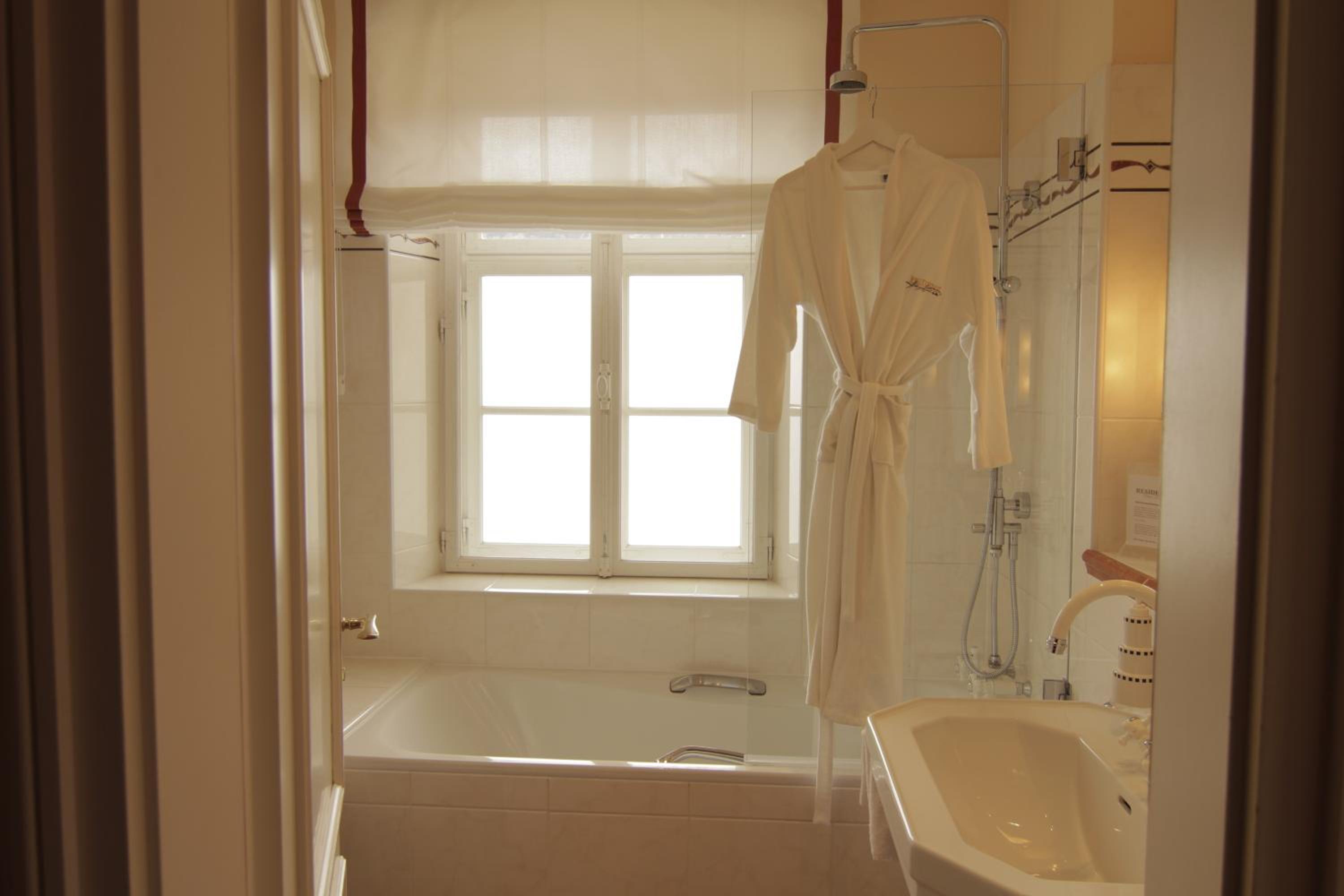 Deluxe Double Room - Photo 5