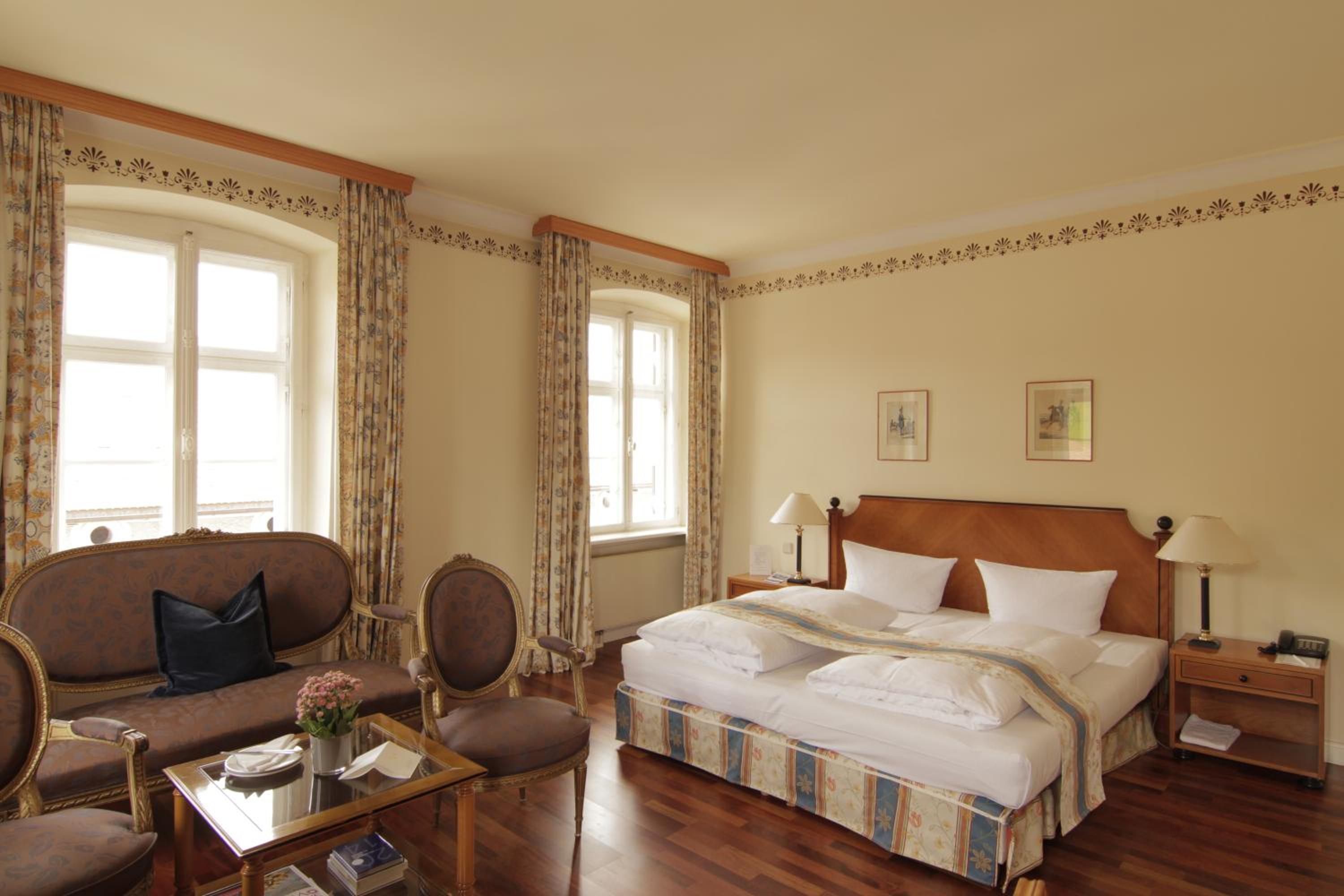 Deluxe Double Room - Photo 2