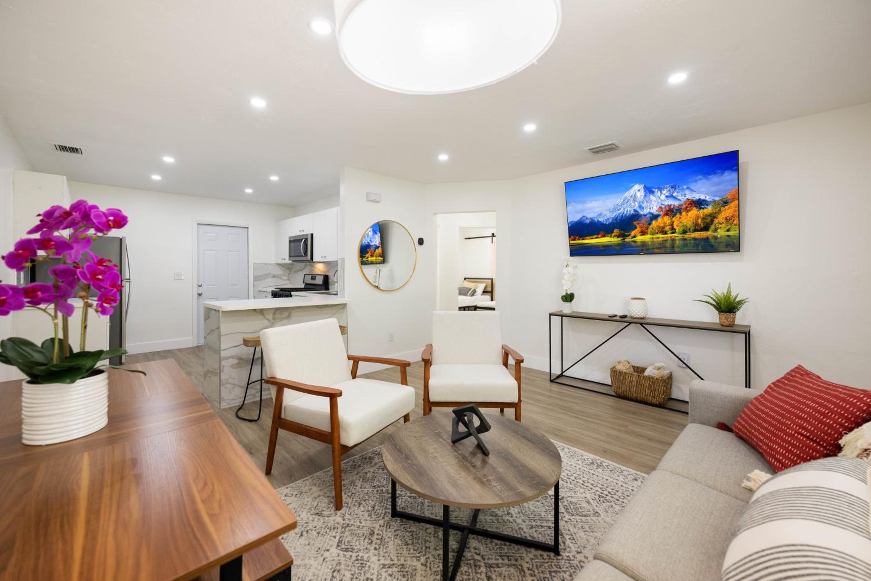 Three-Bedroom House photo 1