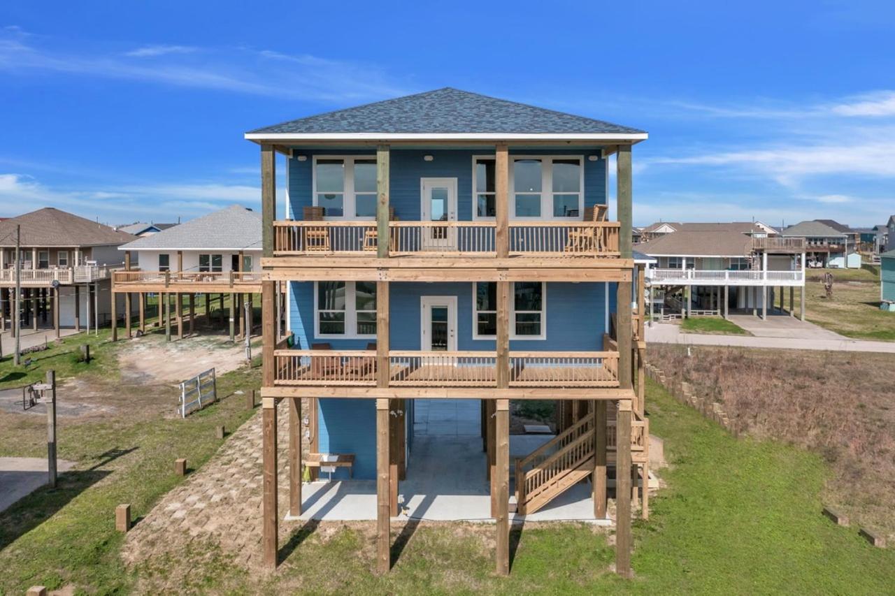 Four-Bedroom House photo 2
