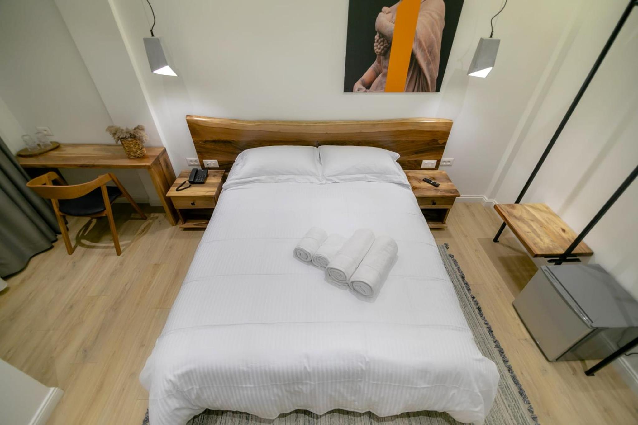 Deluxe Double Room with Balcony photo 3