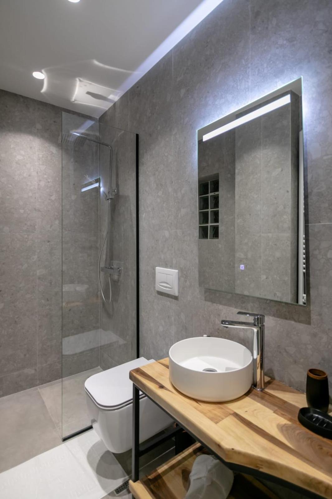 Deluxe Double Room with Balcony photo 1
