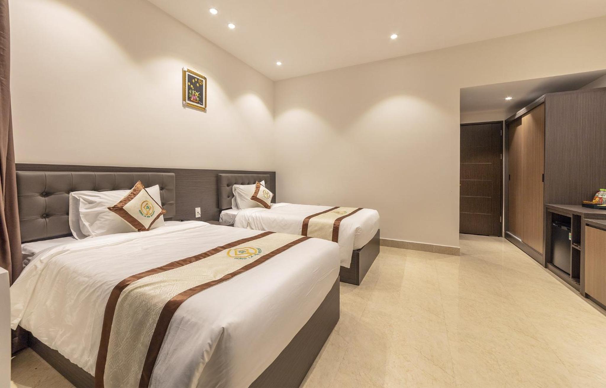 Deluxe Twin Room with Mountain View - Photo 6