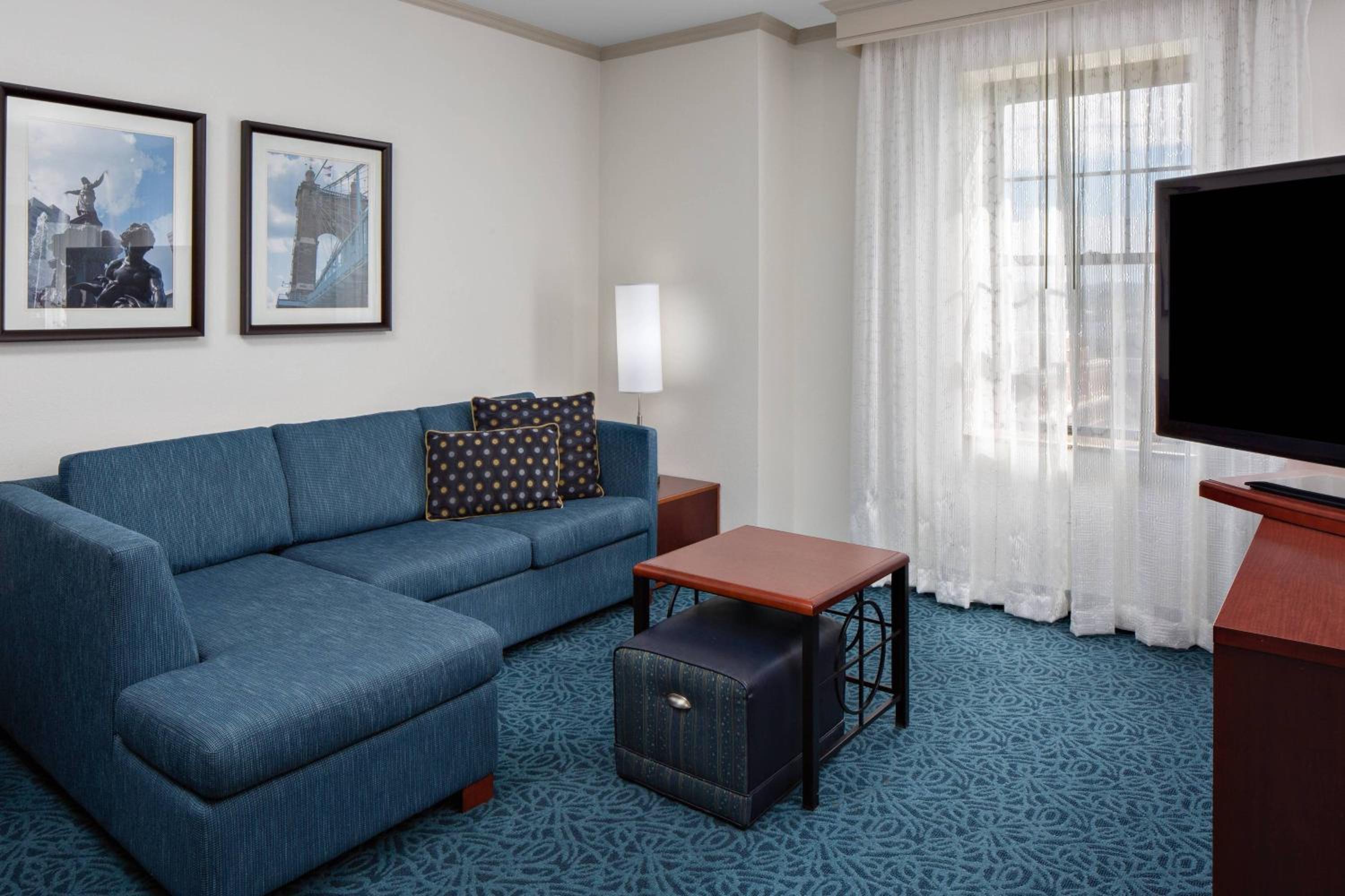 King Studio with Sofa Bed - Photo 8