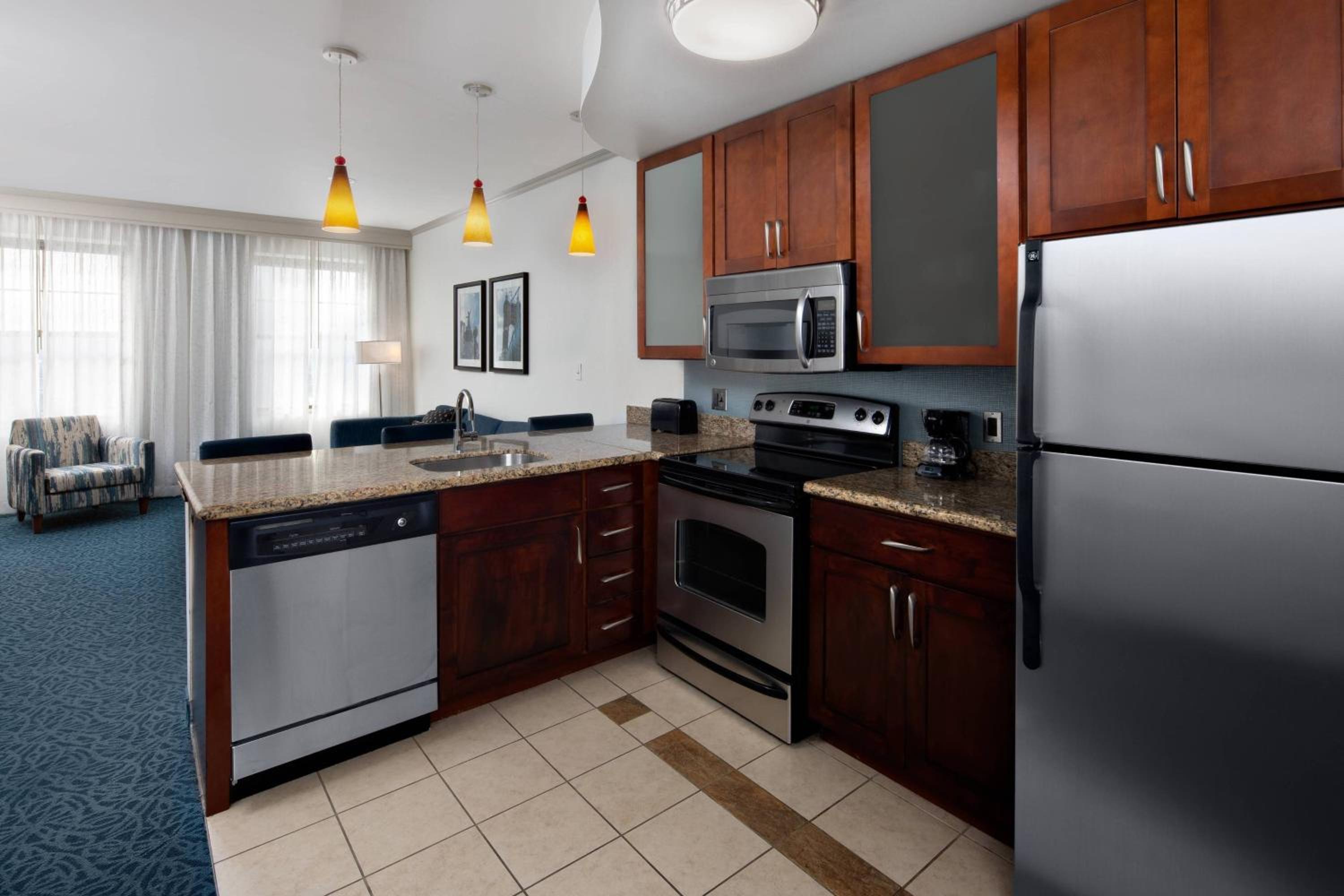 Two-Bedroom Suite - Photo 3
