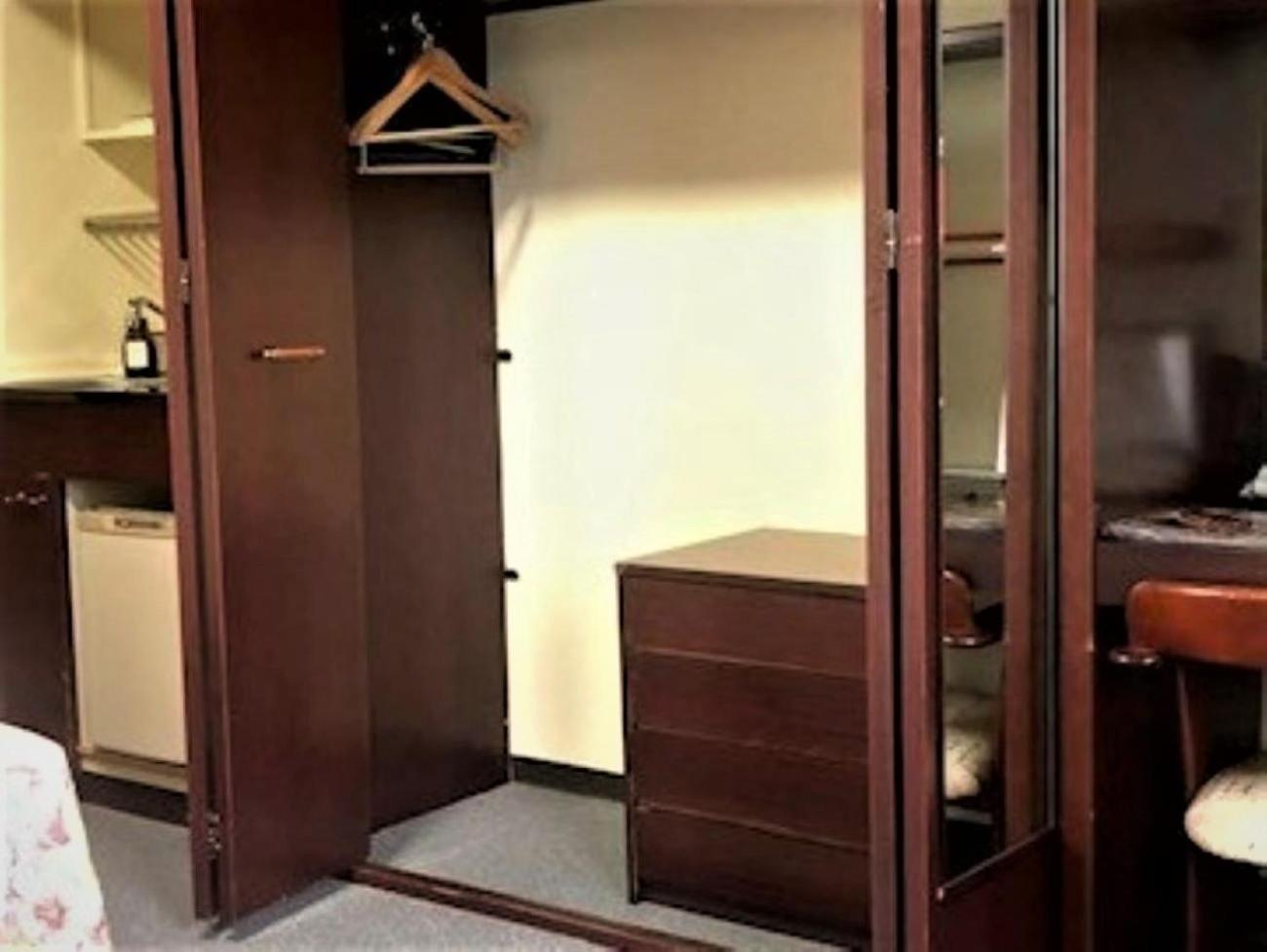 Twin Room - Non-Smoking - Photo 3