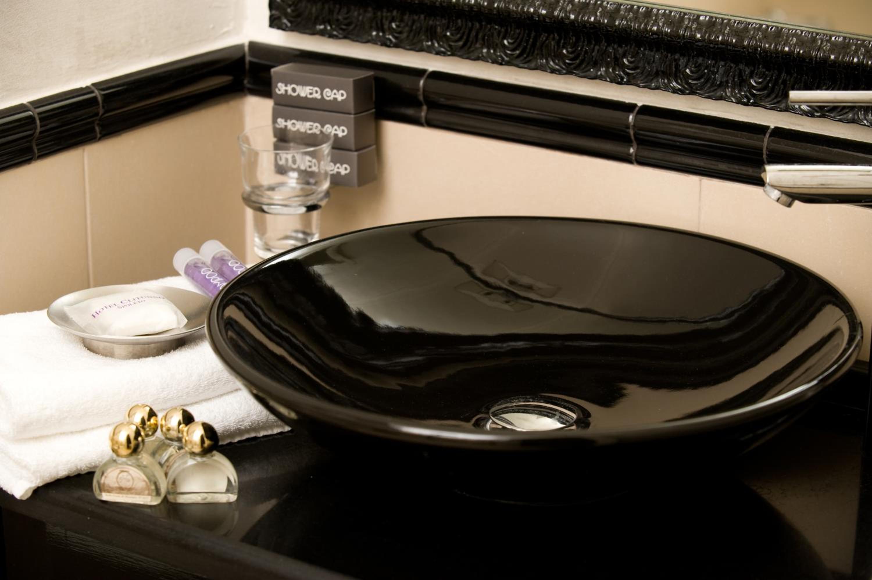Classic Double or Twin Room - Photo 4