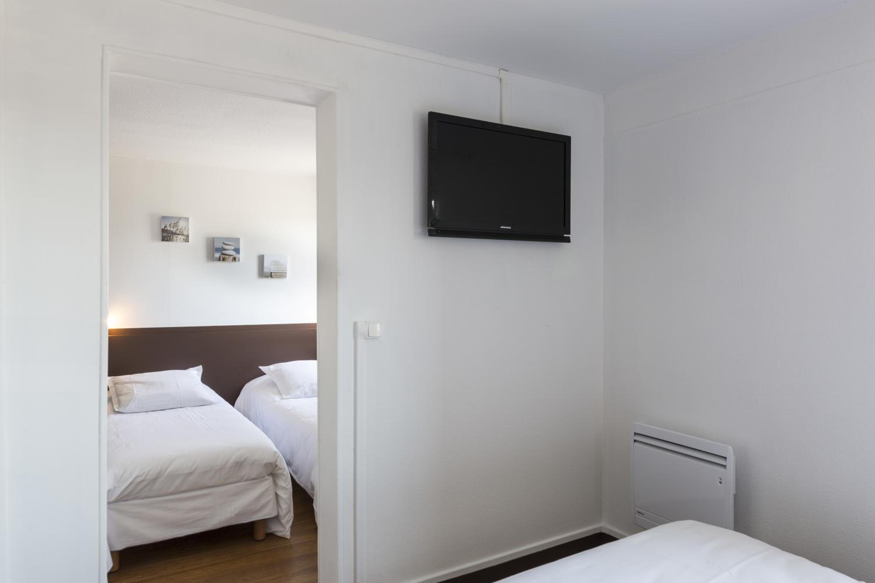 Quadruple Room - 24m2 photo 2