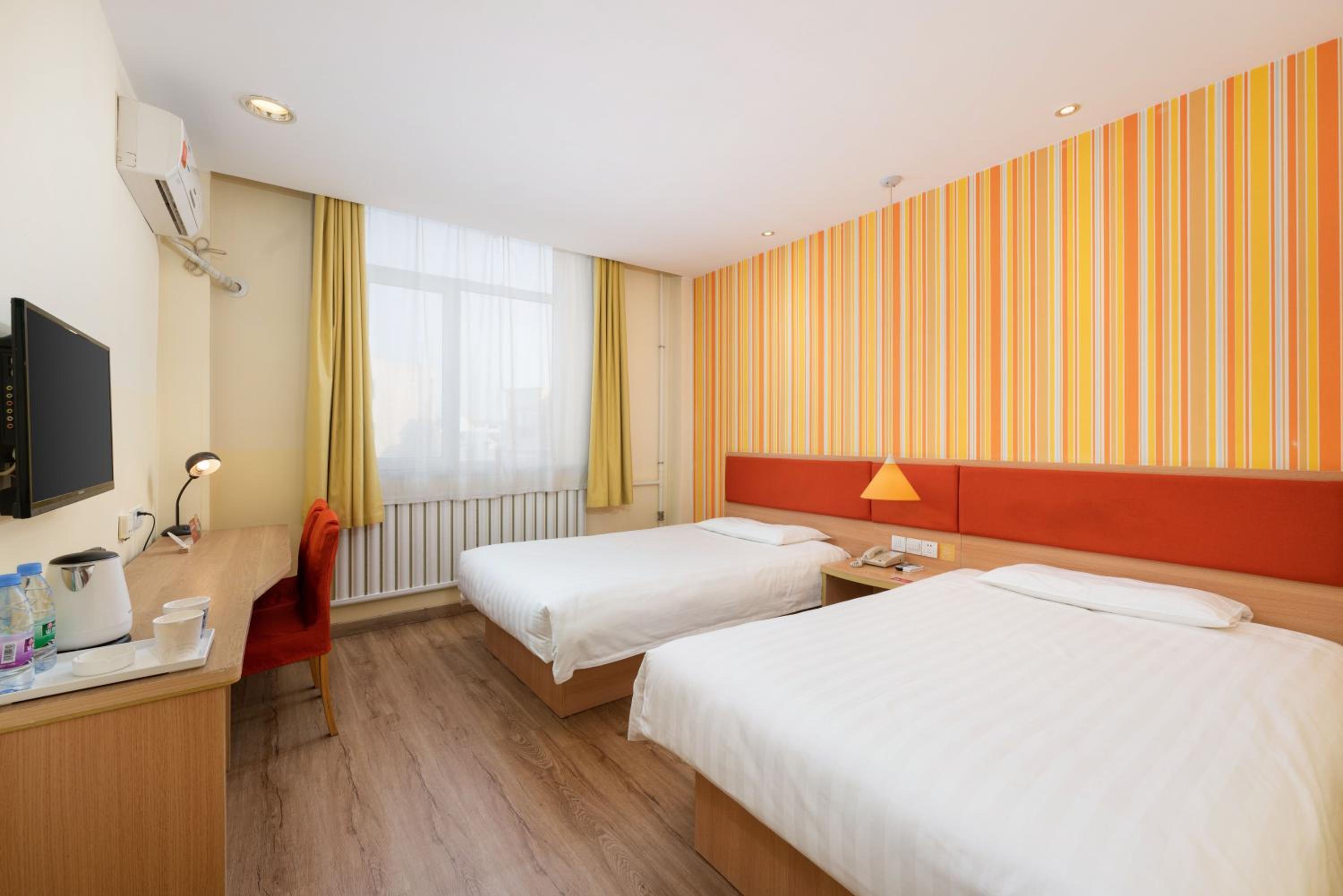 Standard Twin Room photo 2