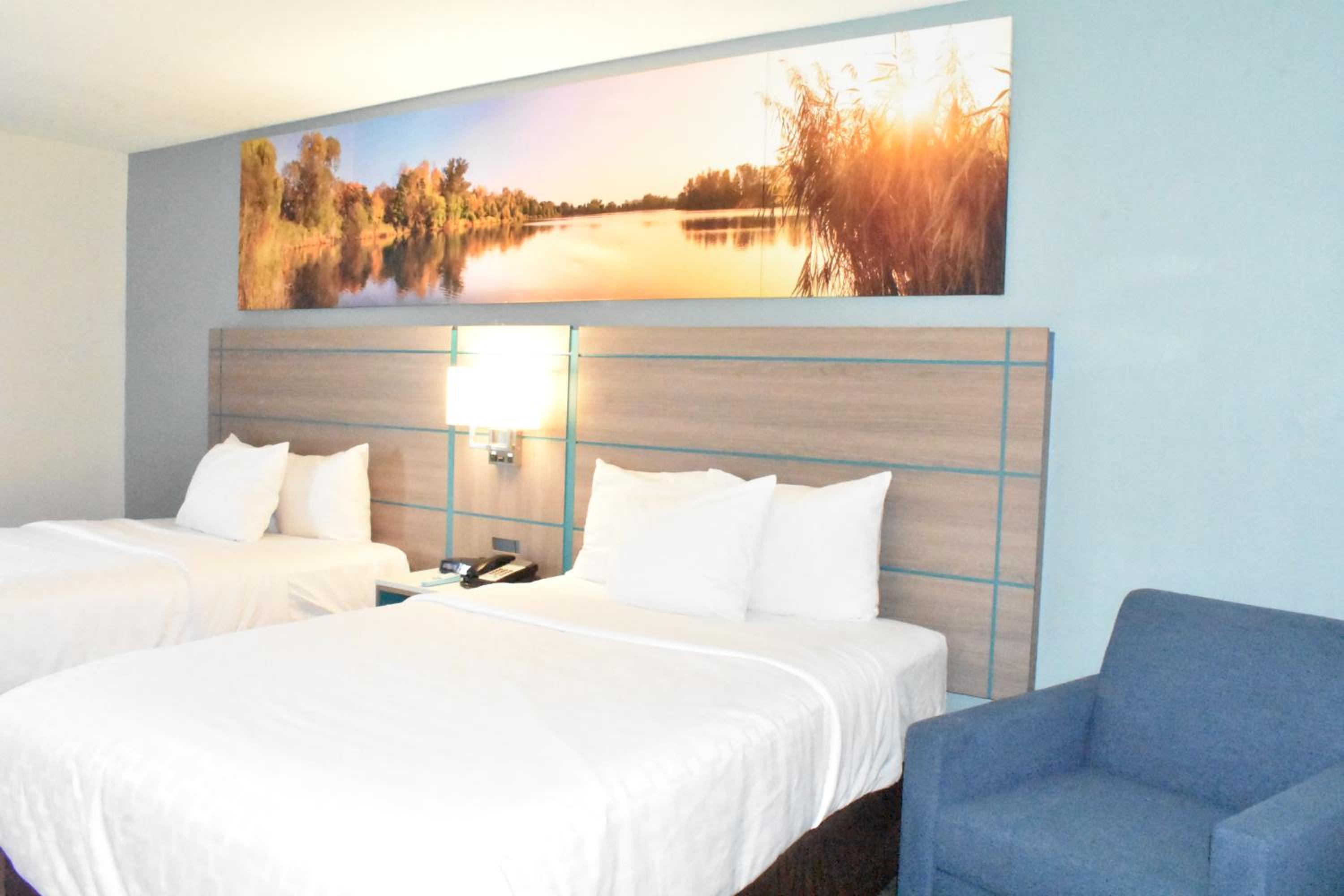 Double Room with Two Double Beds - Non-Smoking - Photo 8