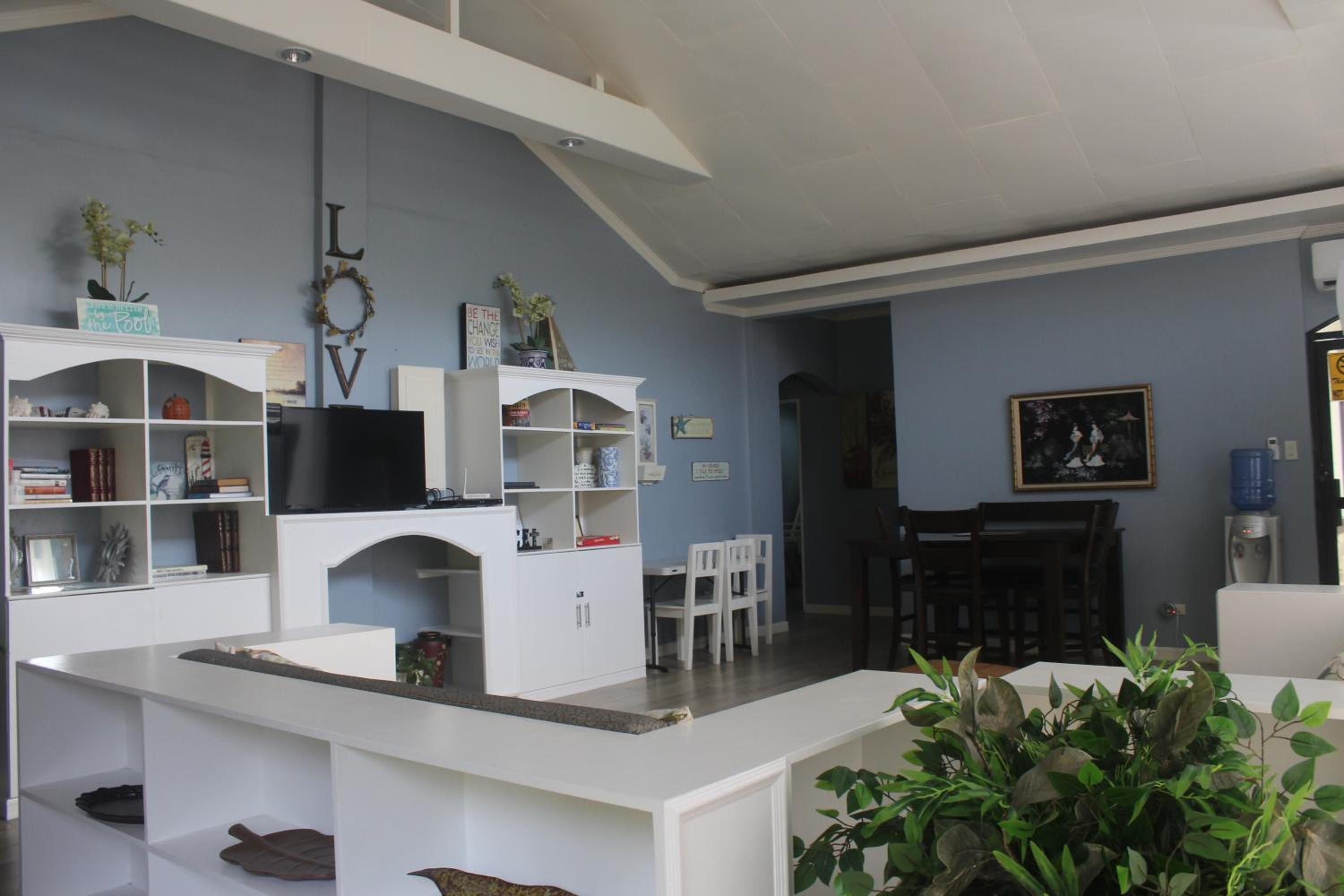 Superior Family Room photo 3