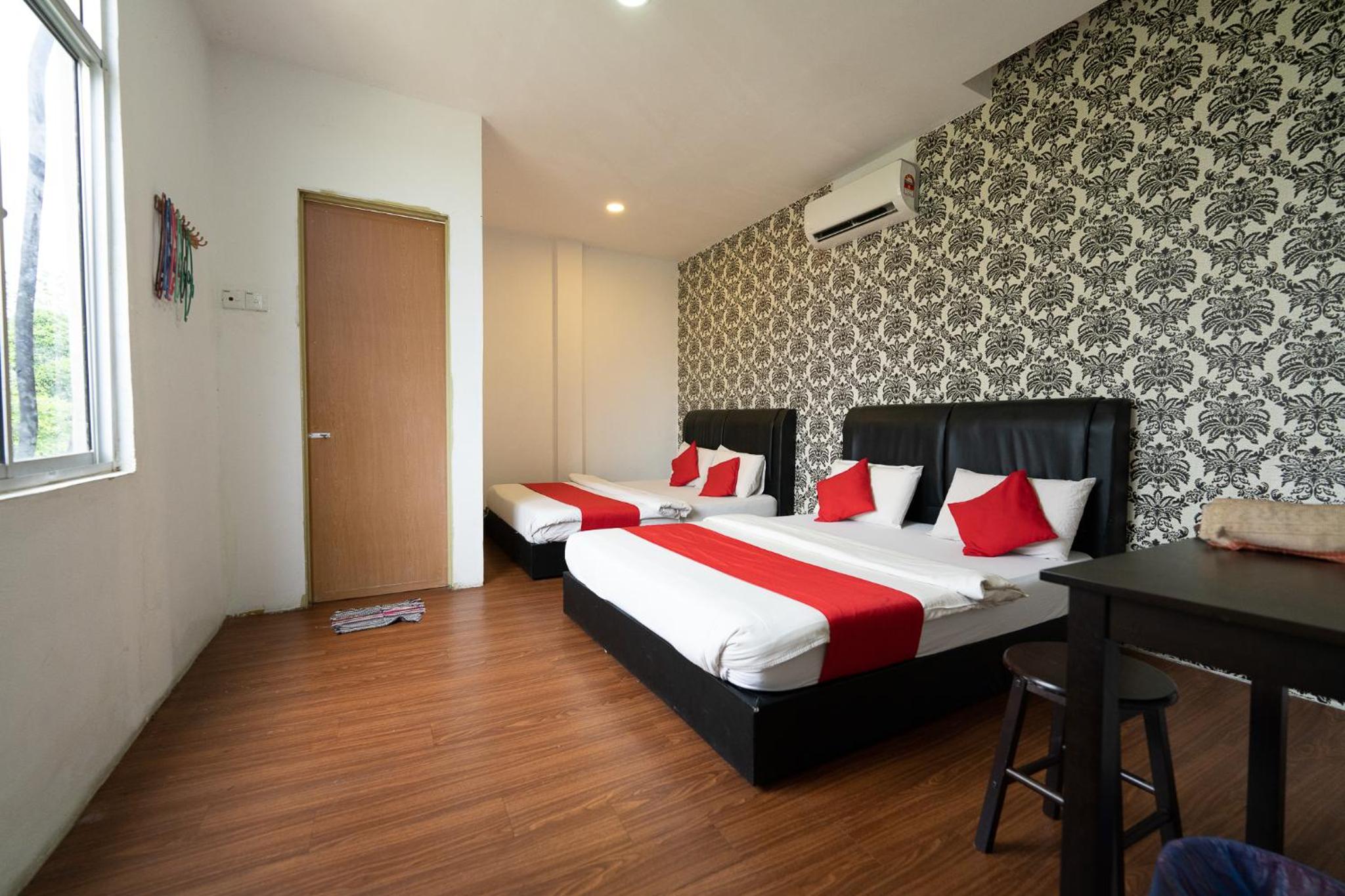 Deluxe Quadruple Room