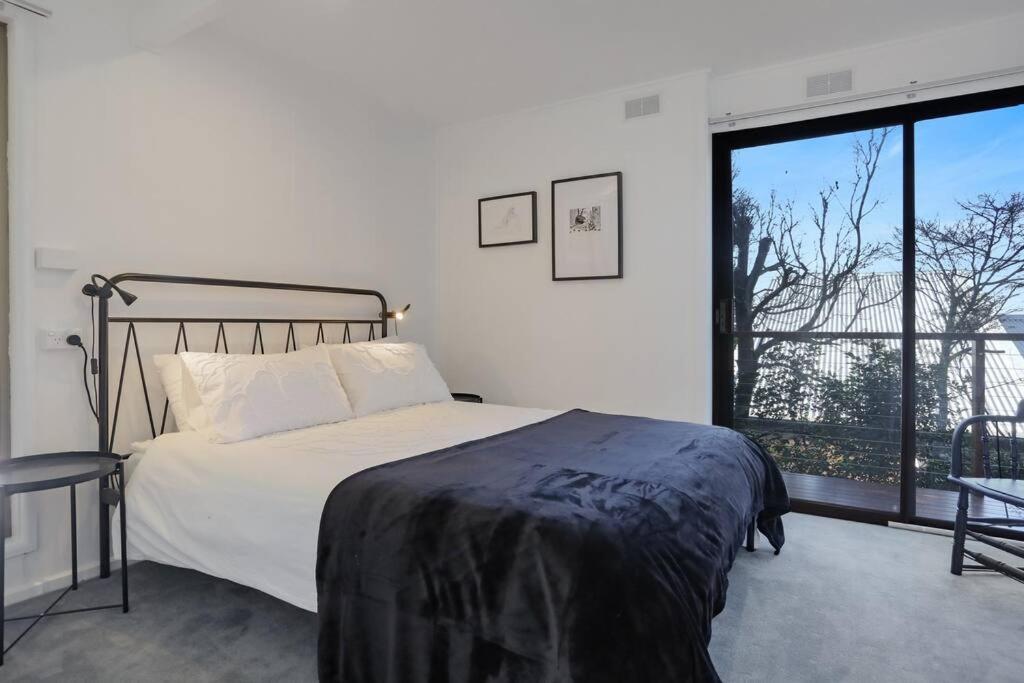 Four-Bedroom House photo 1