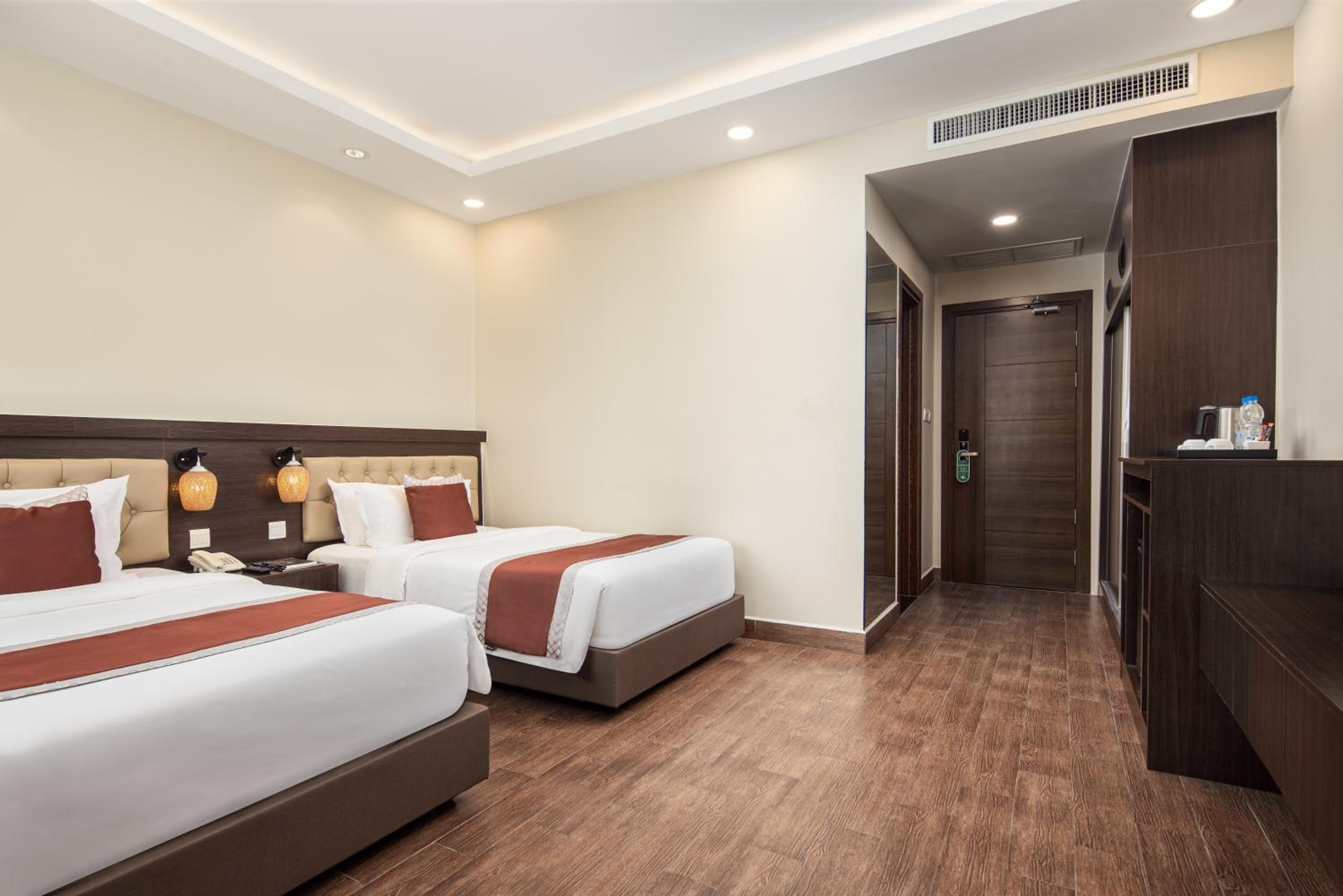 Premier Twin Room - Photo 2