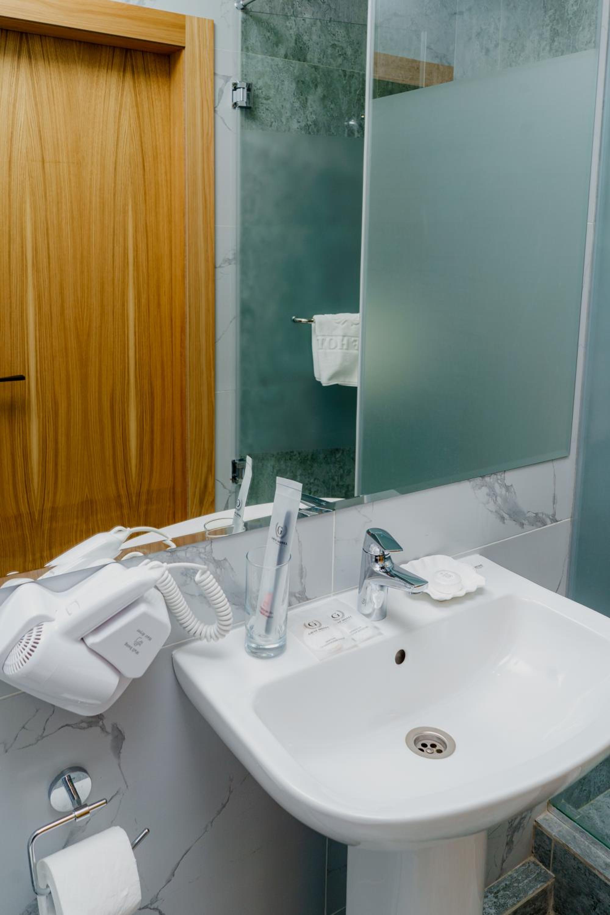 Double or Twin Room photo 2
