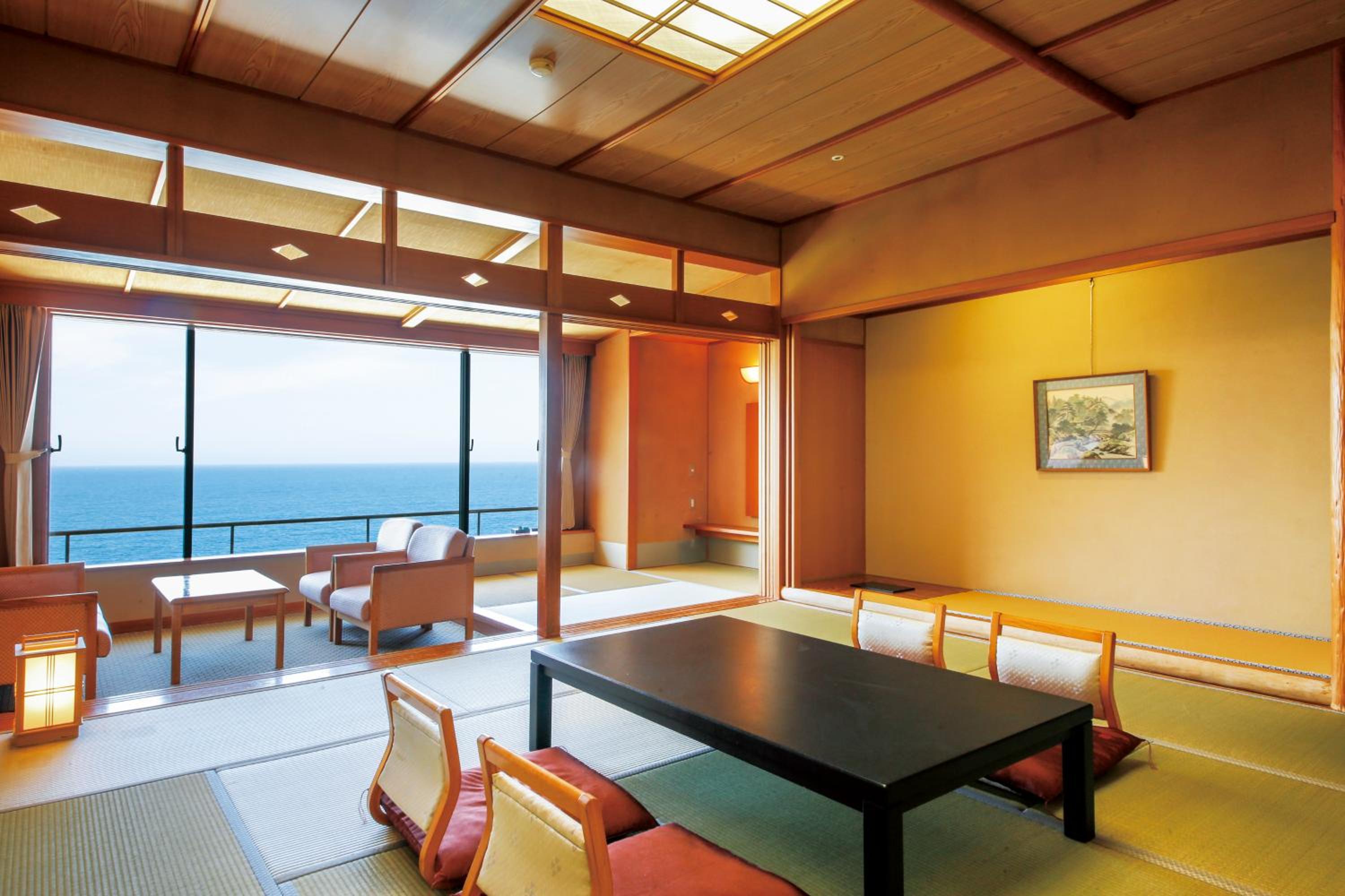 Japanese-Style Family Room - Smoking photo 1
