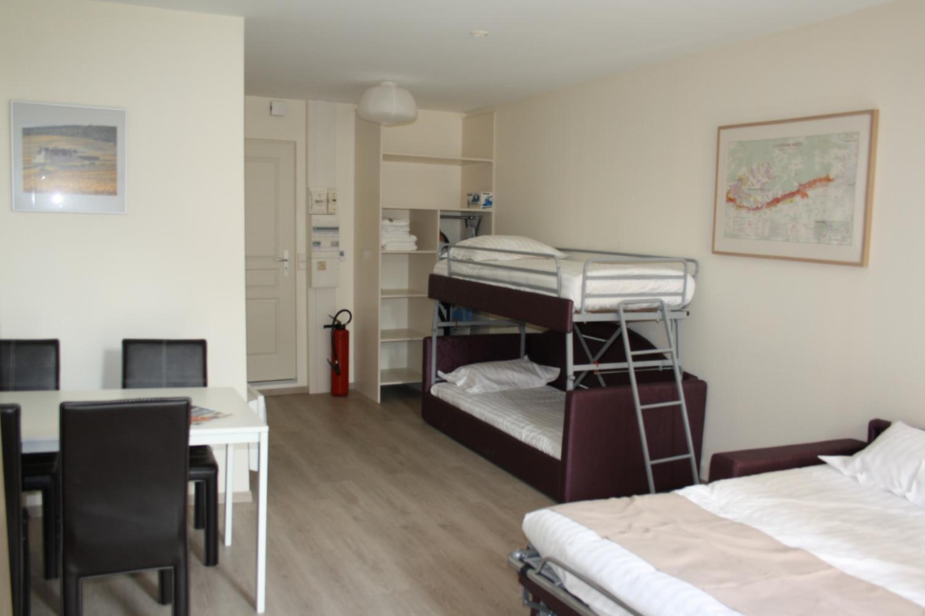 Studio Apartment photo 2