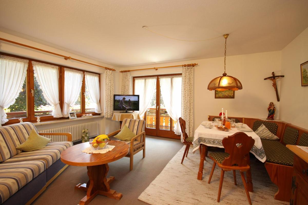 One-Bedroom Apartment with Balcony photo 2