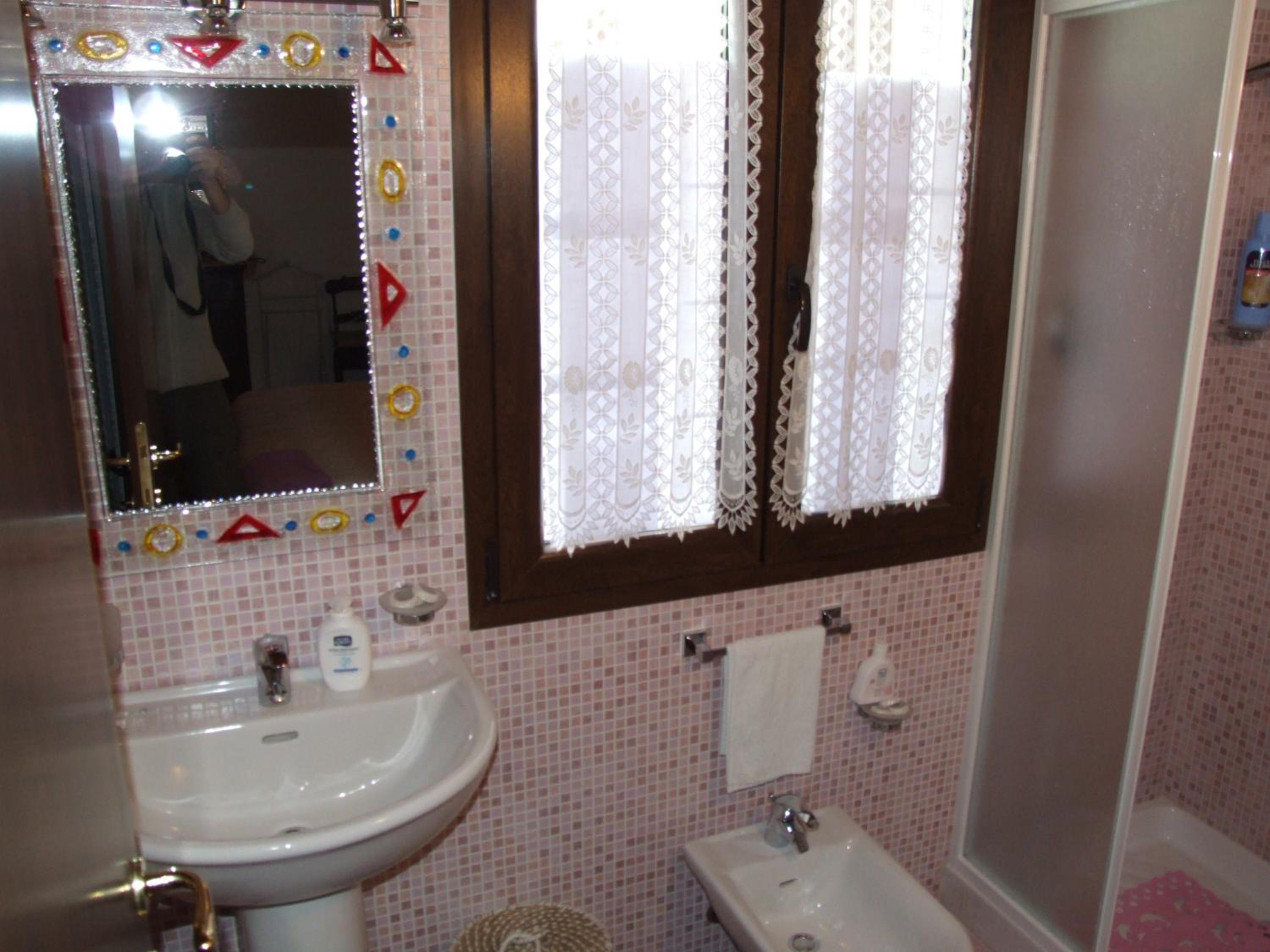 Deluxe Quadruple Room - Photo 3