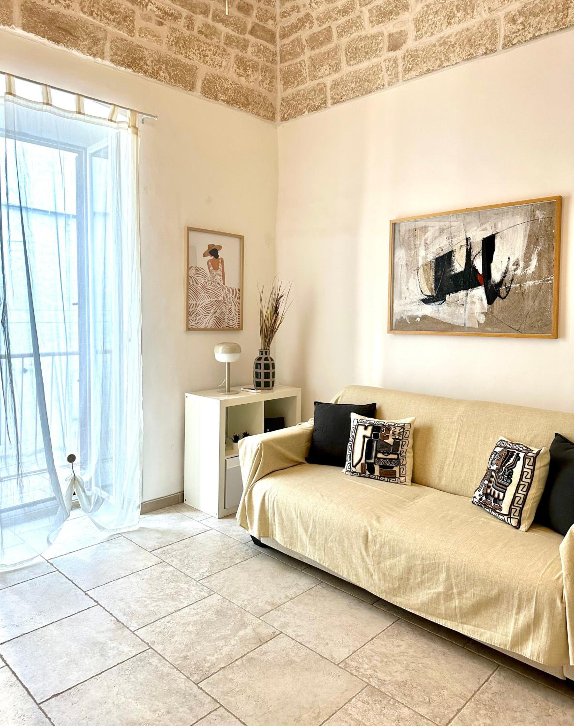 One-Bedroom Apartment photo 3