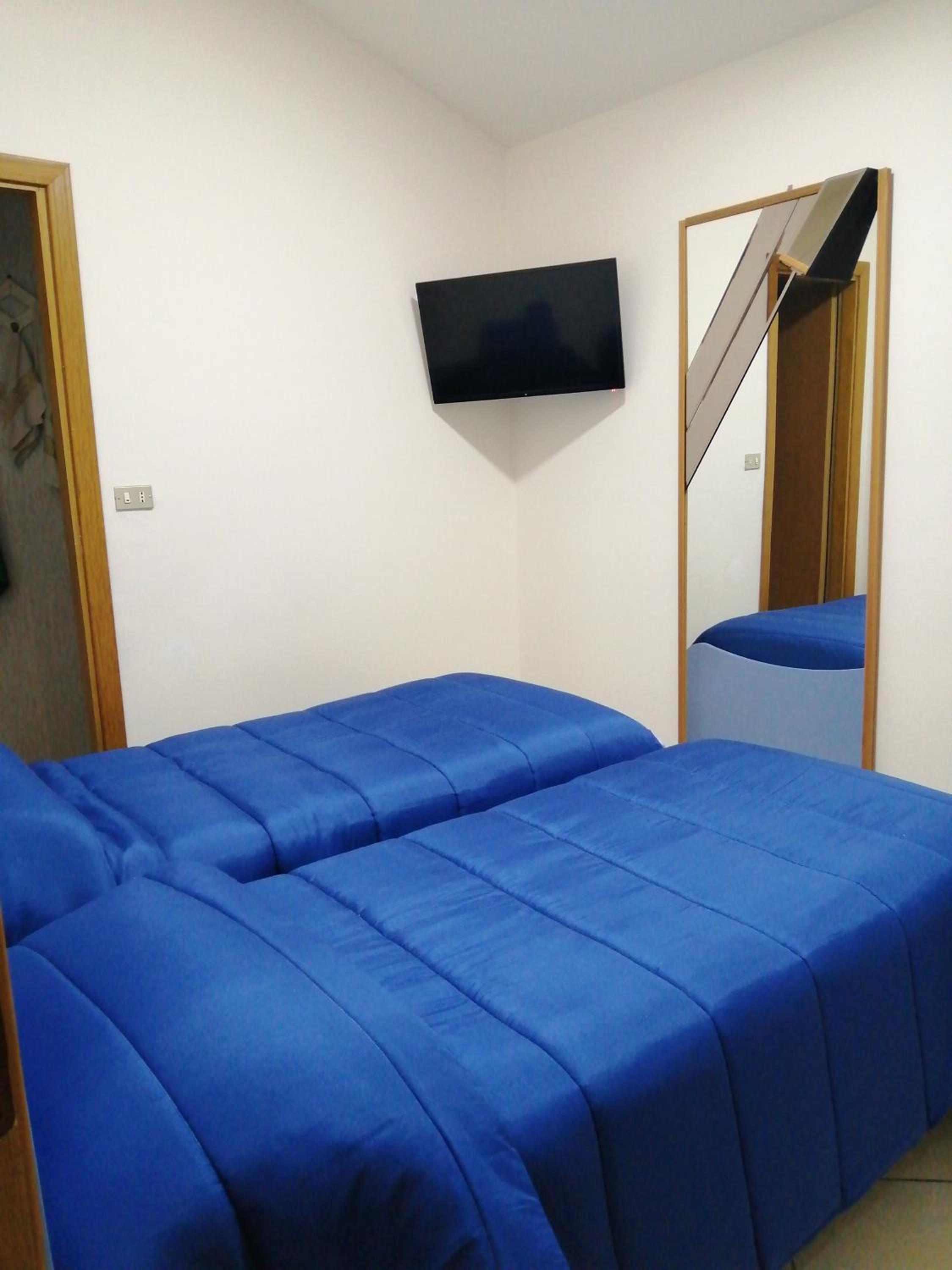 Deluxe Double or Twin Room with Lake View photo 3
